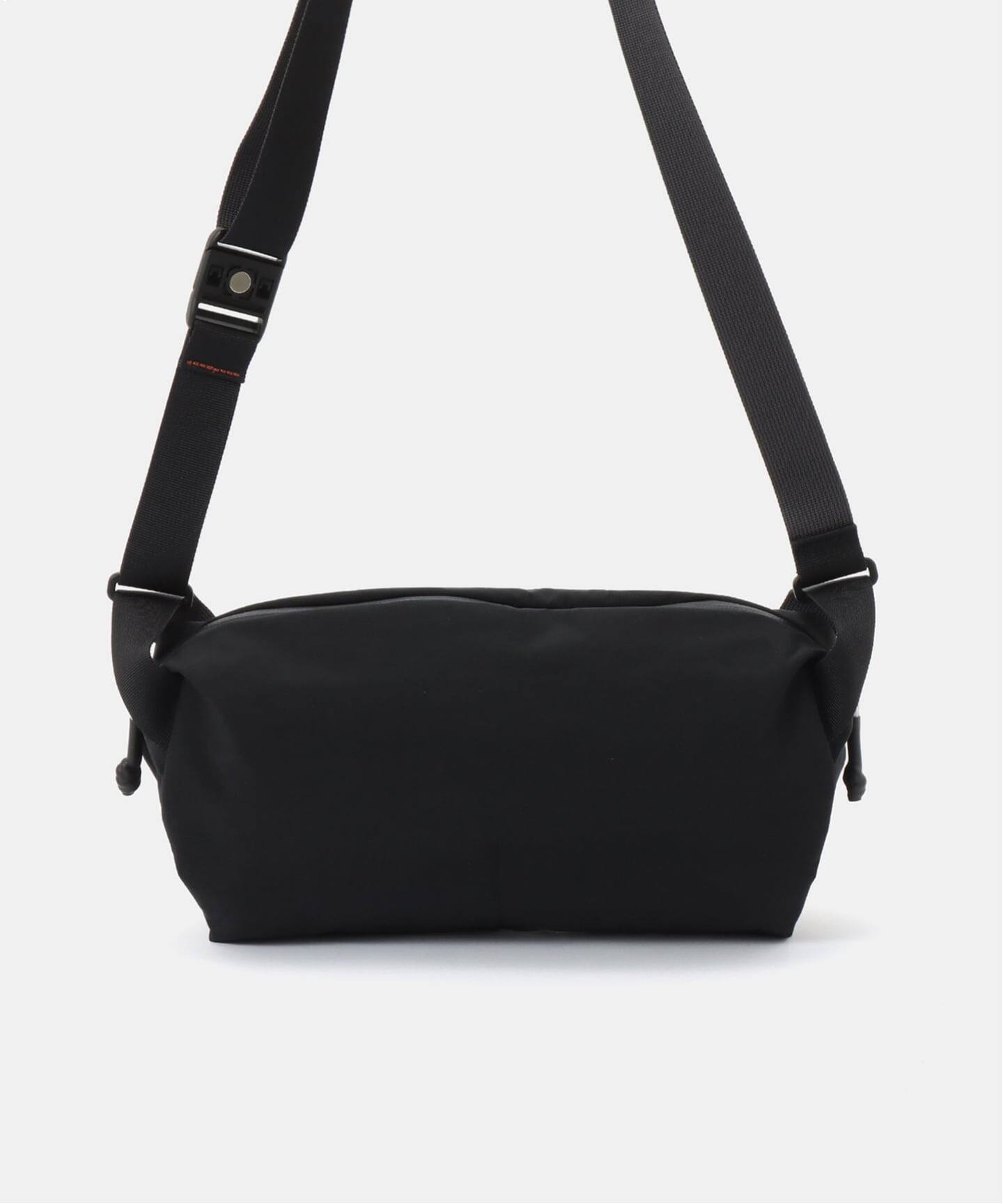 追加》Bellroy ベルロイ Lite Sling BLLA-BLK-234（ショルダーバッグ