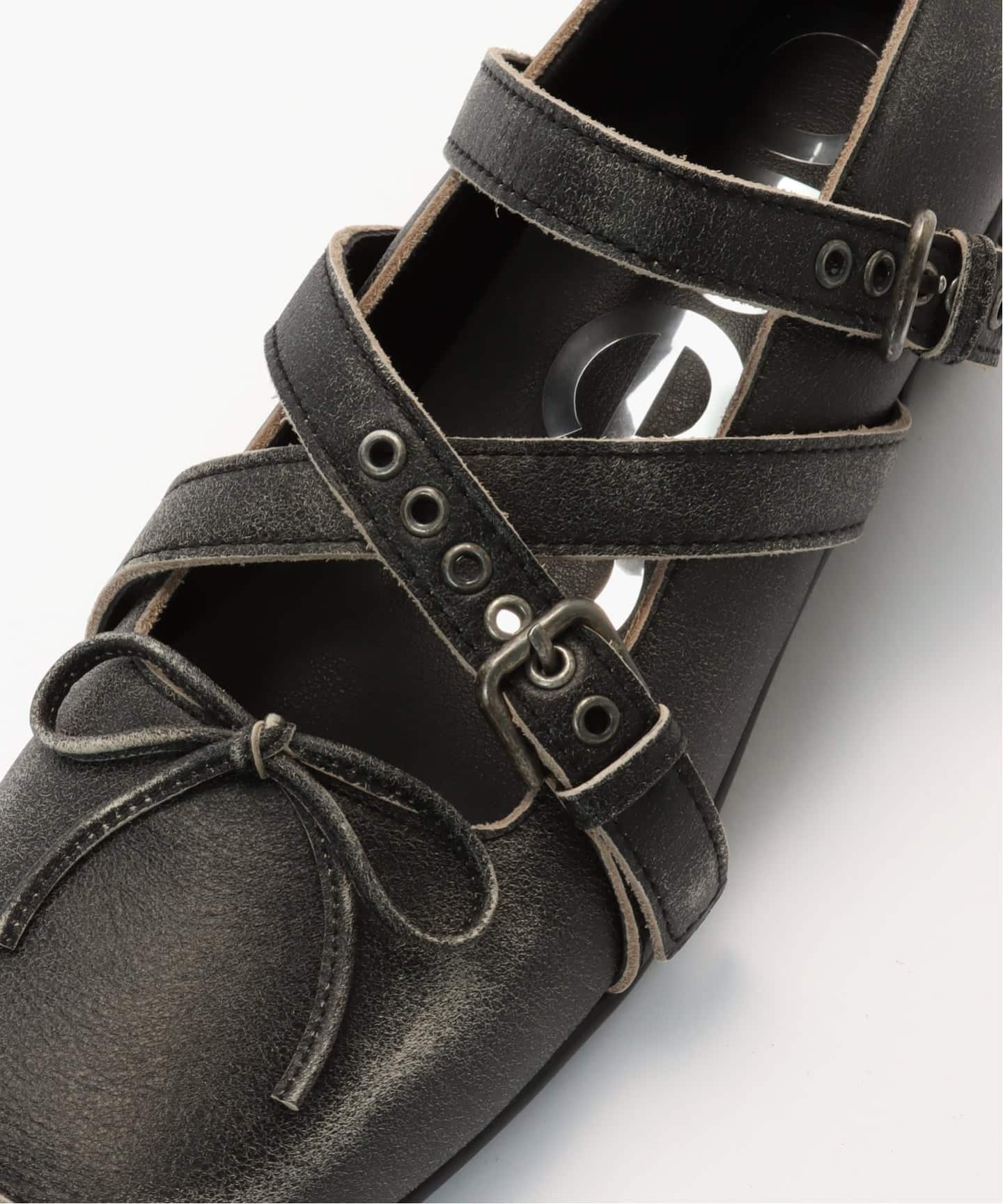 OPEN YY Cross Buckle フラット バレエ シューズ ガンメタ OPEN YY (オープン ワイワイ) SS26 CROSS BUCKLE BALLET FLATS