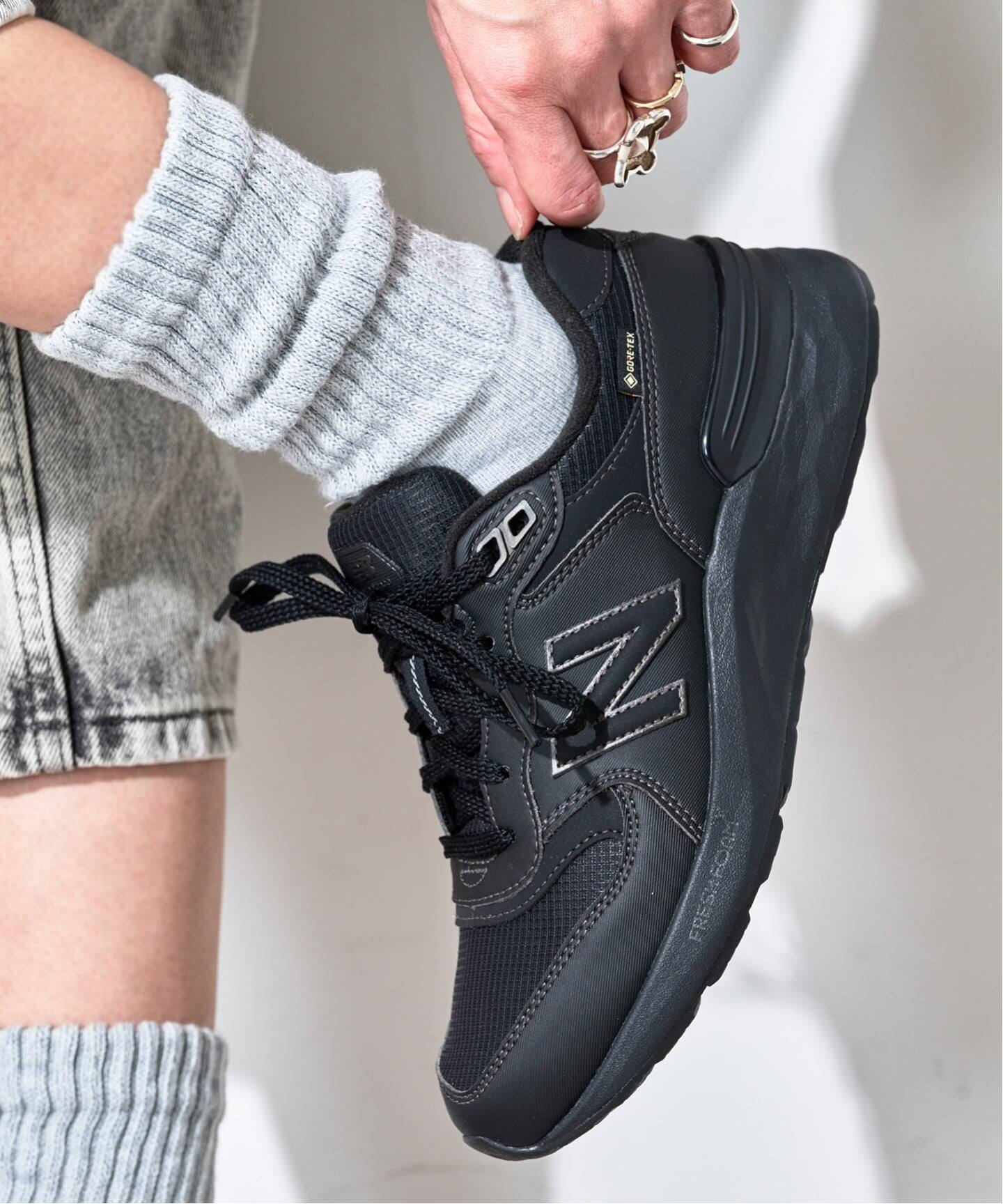 NEW BALANCE Fresh Foam X Walking 880 v7 GORE-TEX（スニーカー