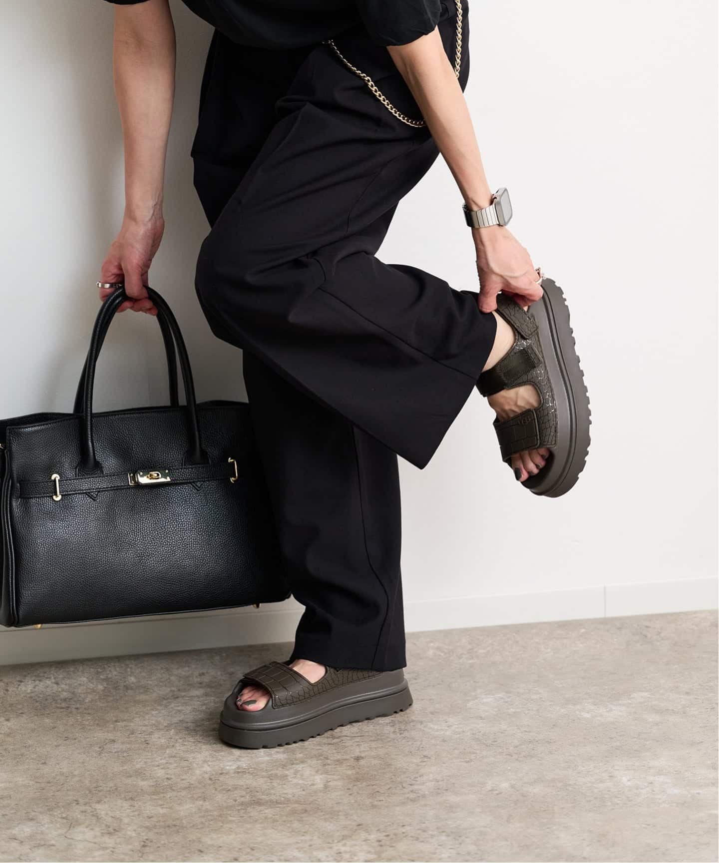 UGG W GOLDENGLOW EMBOSSED サンダル DNSS 25cm UGG Australia（アグ