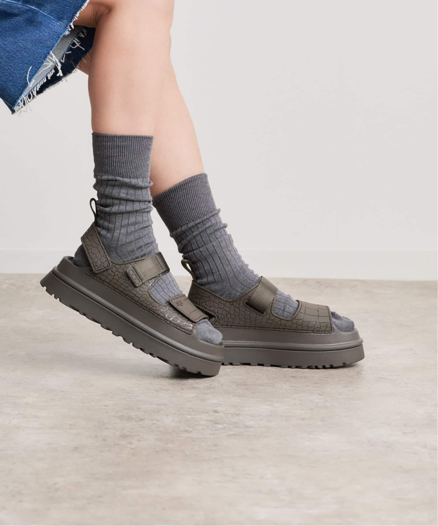 UGG W GOLDENGLOW EMBOSSED 1175311-DNSS（サンダル）｜BOICE FROM
