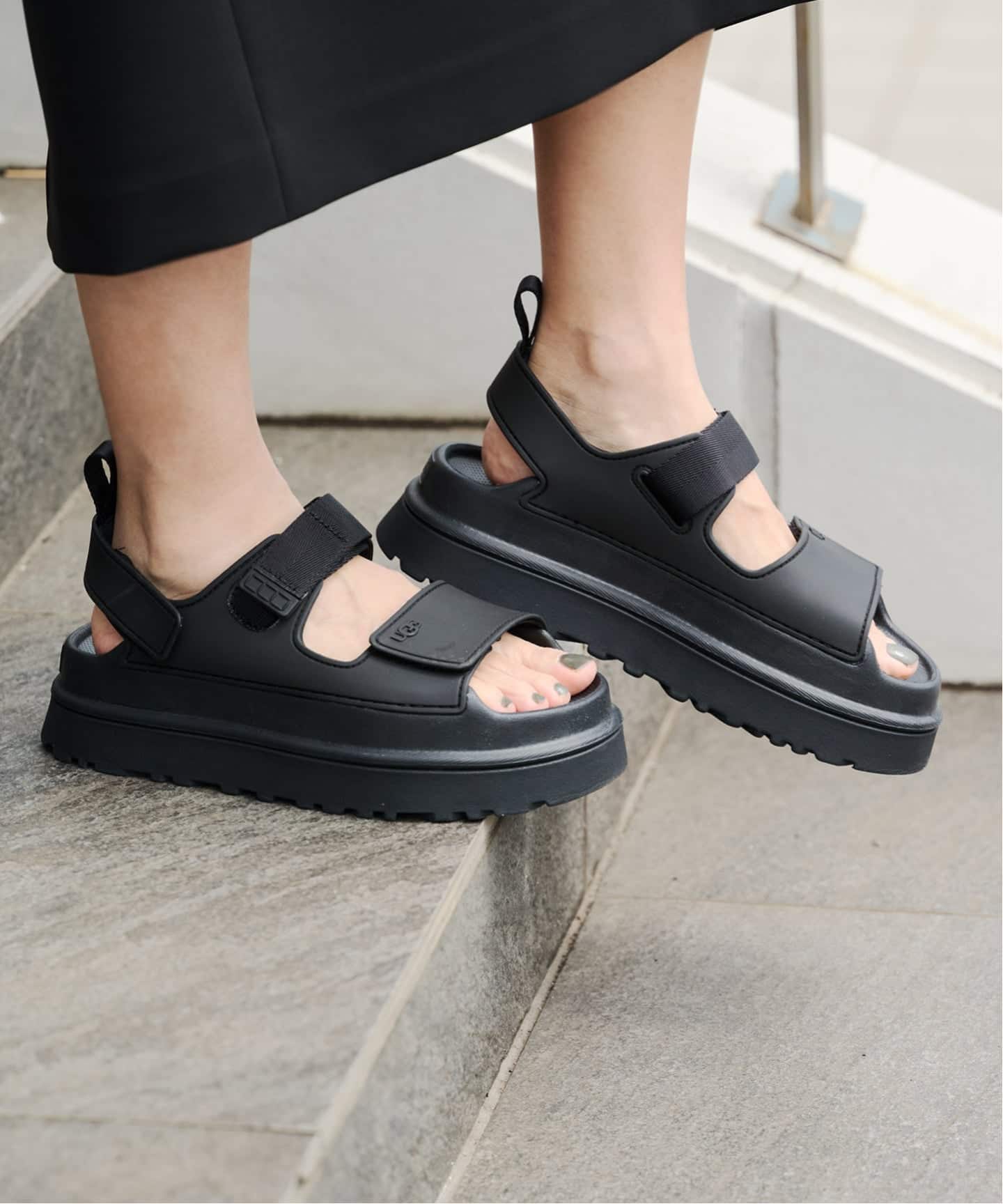 UGG W GOLDENGLOW 1152685-BLK（サンダル）｜BOICE FROM BAYCREW'S