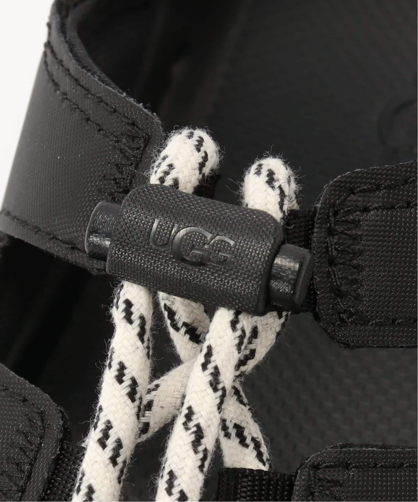 UGG W GOLDENGLOW TOGGLE 1179370-BLK/MDSD（サンダル）｜BOICE FROM