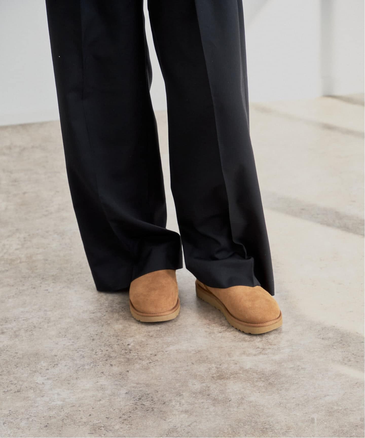 UGG W CLASSIC ULTRA MINI 1116109（ブーティ・ショートブーツ