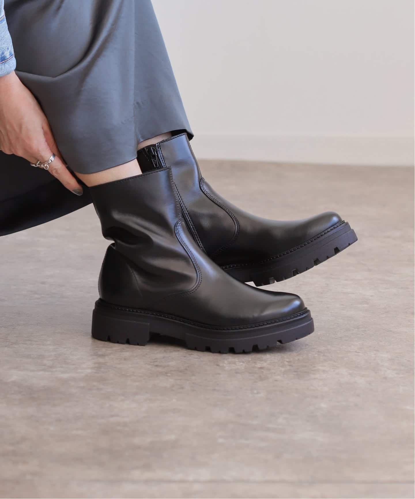 ENESS SIDE ZIP SHORT BOOTS（ブーティ・ショートブーツ）｜BOICE FROM
