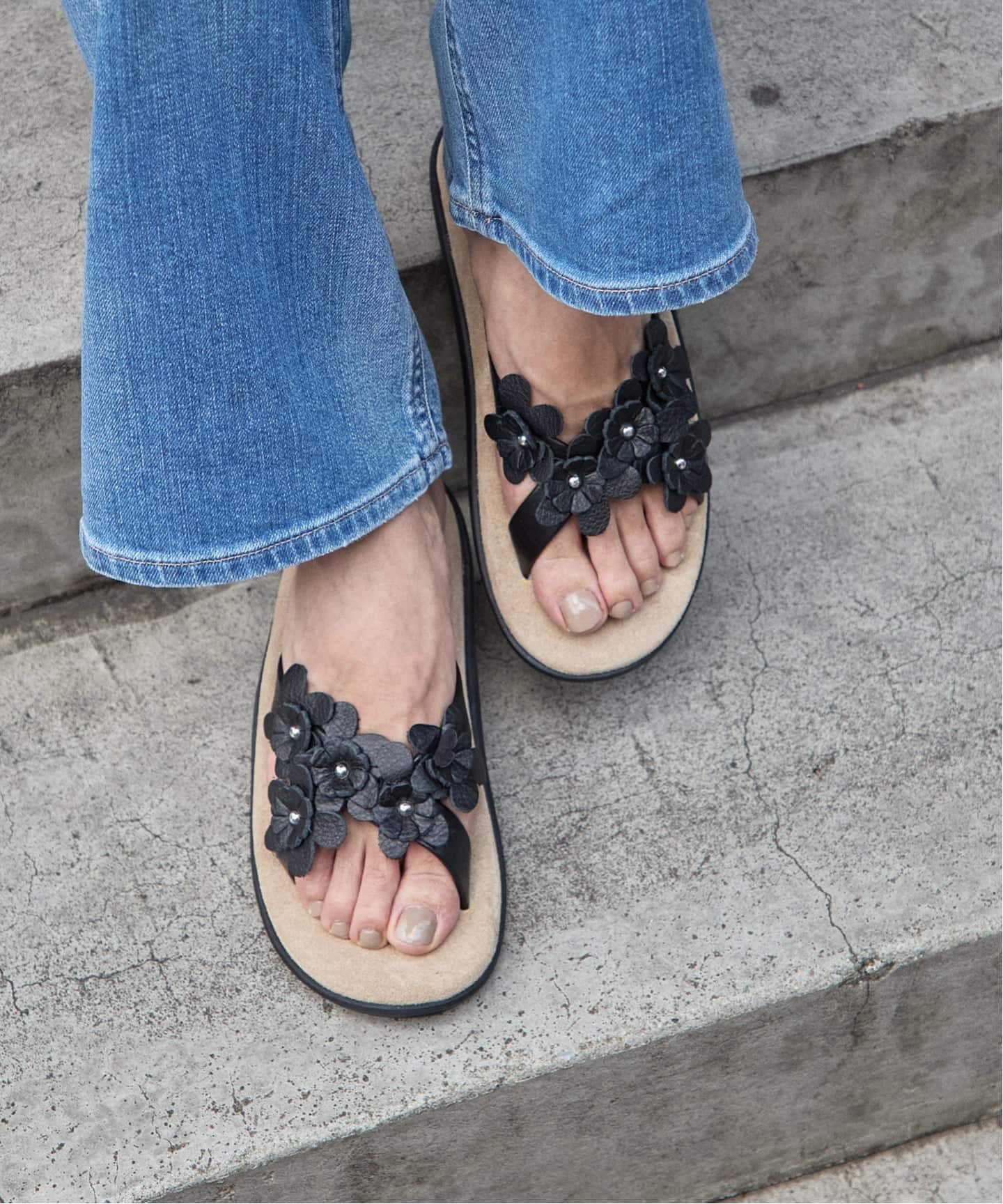 ISLAND SLIPPER CLASSIC SUEDE LEHUA FLOWER SLIDE（サンダル）｜BOICE
