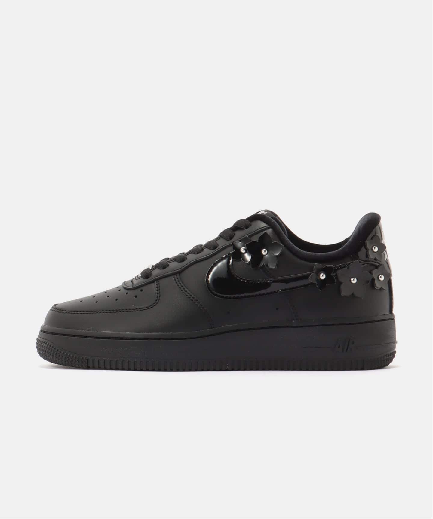 NIKE WMNS AIR FORCE 1 '07 IR8637-001（スニーカー）｜HERRINGBONE