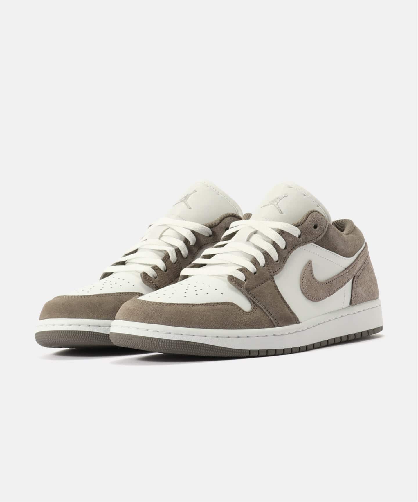 JORDAN BRAND AIR JORDAN 1 LOW 553558-046（スニーカー