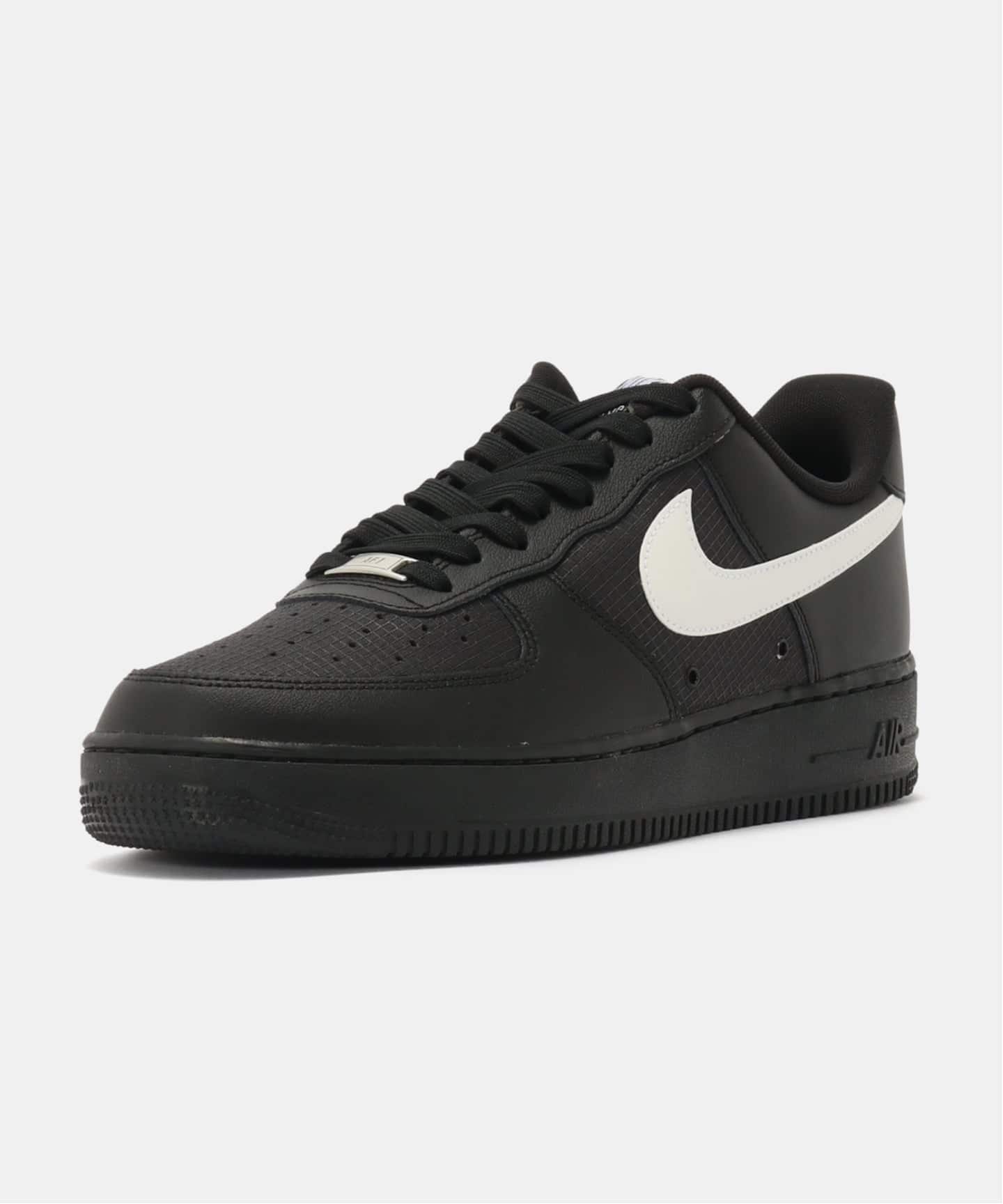 NIKE AIR FORCE 1 '07 LV8 TECH IR0952-001（スニーカー
