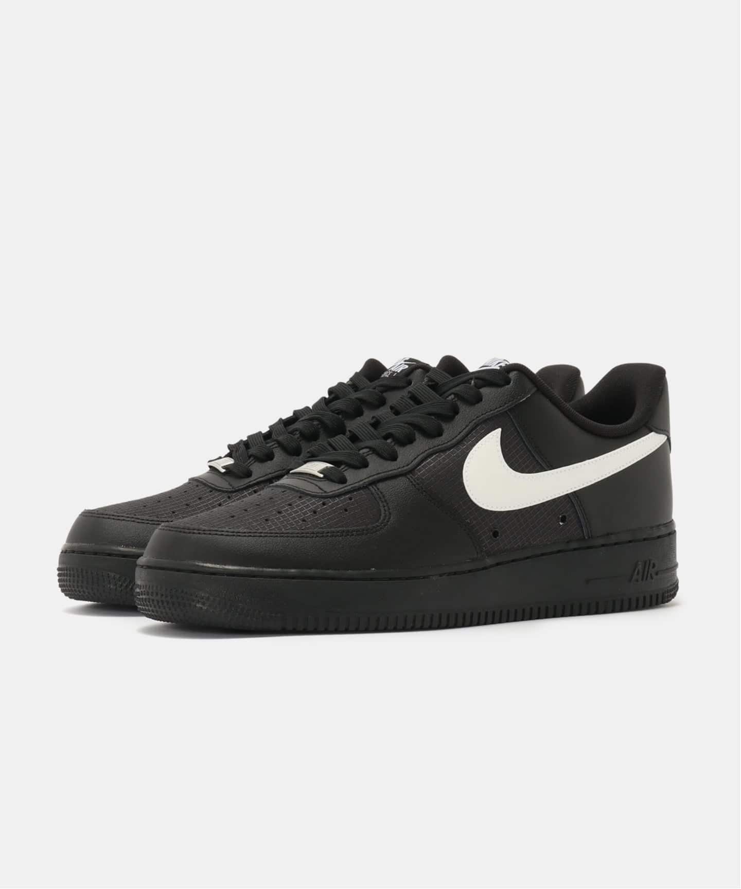 NIKE AIR FORCE 1 '07 LV8 TECH IR0952-001（スニーカー