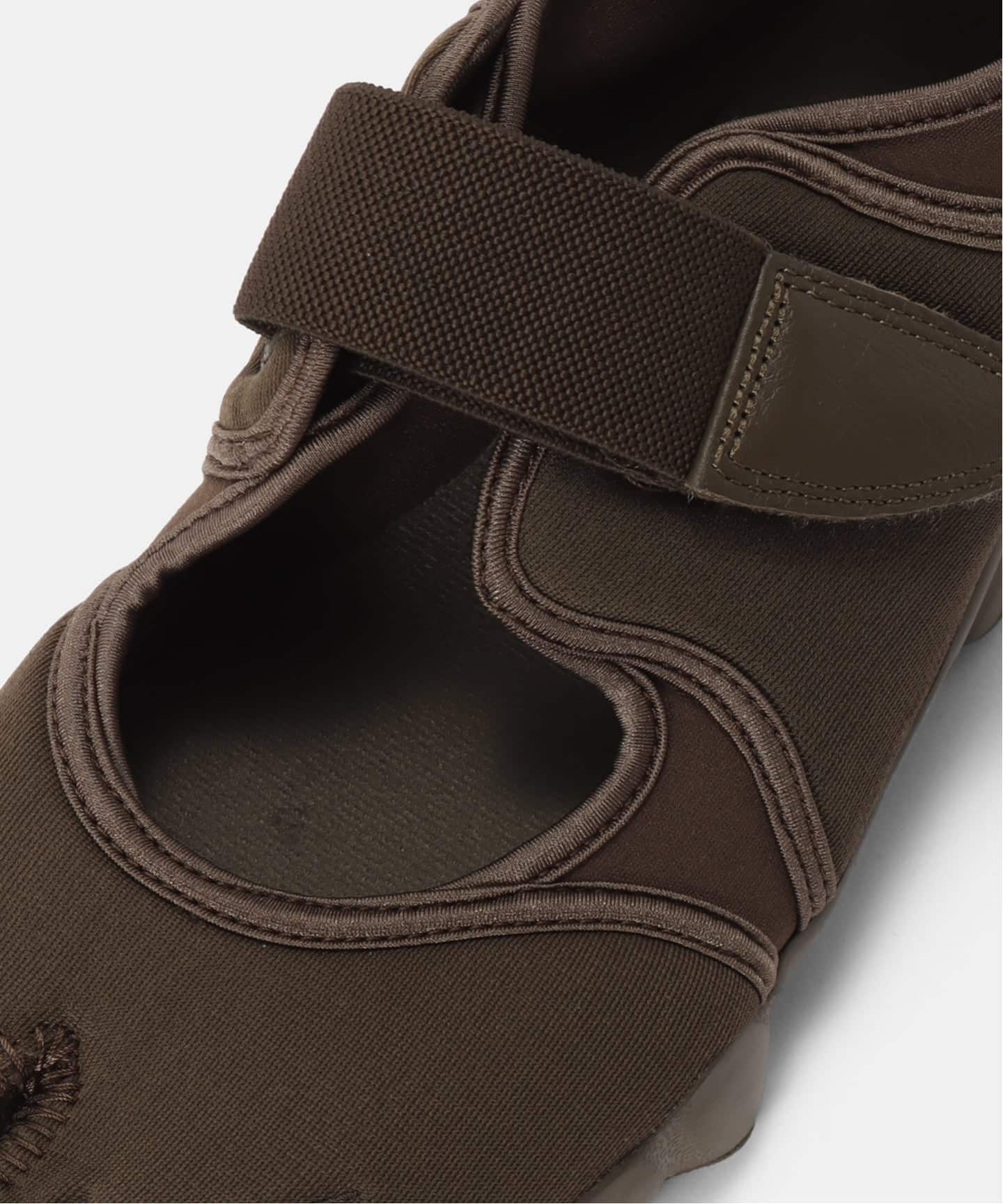 NIKE WMNS AIR RIFT FL IV6058-200（スニーカー）｜HERRINGBONE