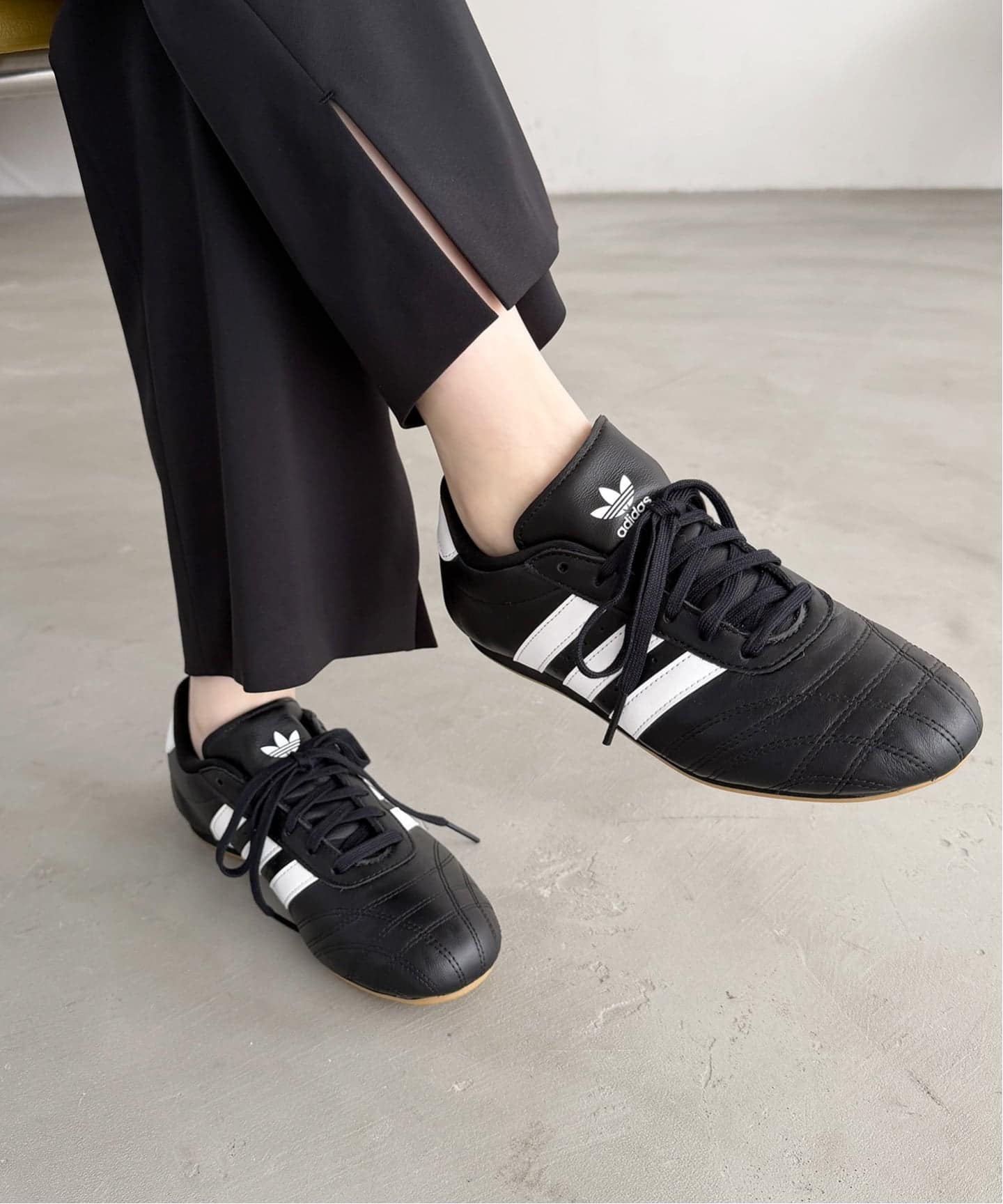 adidas / アディダス TAEKWONDO LACE W JS1193（スニーカー）｜Spick