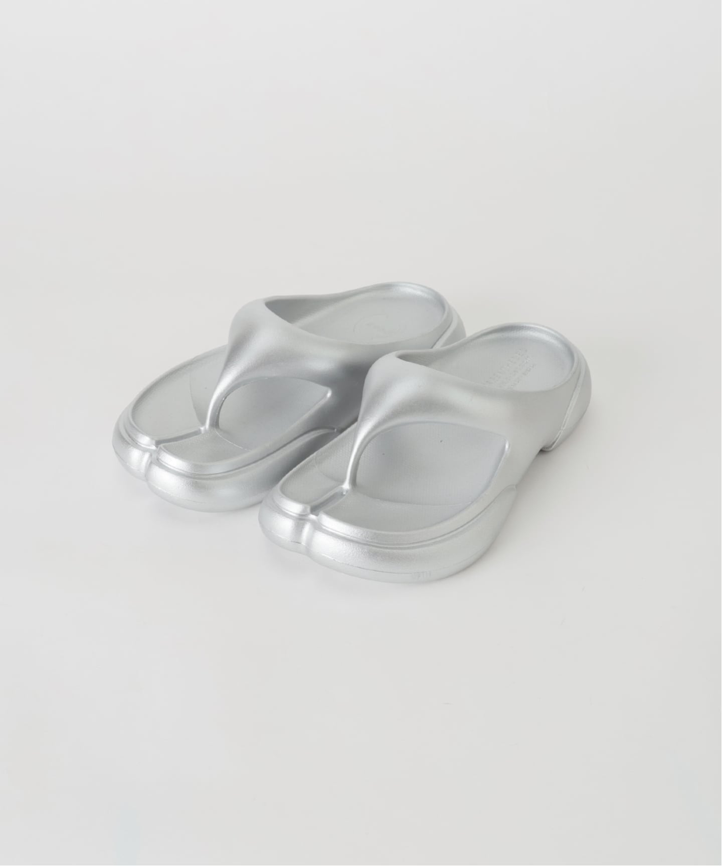 PAES/ぺイズ New Flip Flop metal Line（サンダル）｜UBY Spick & Span
