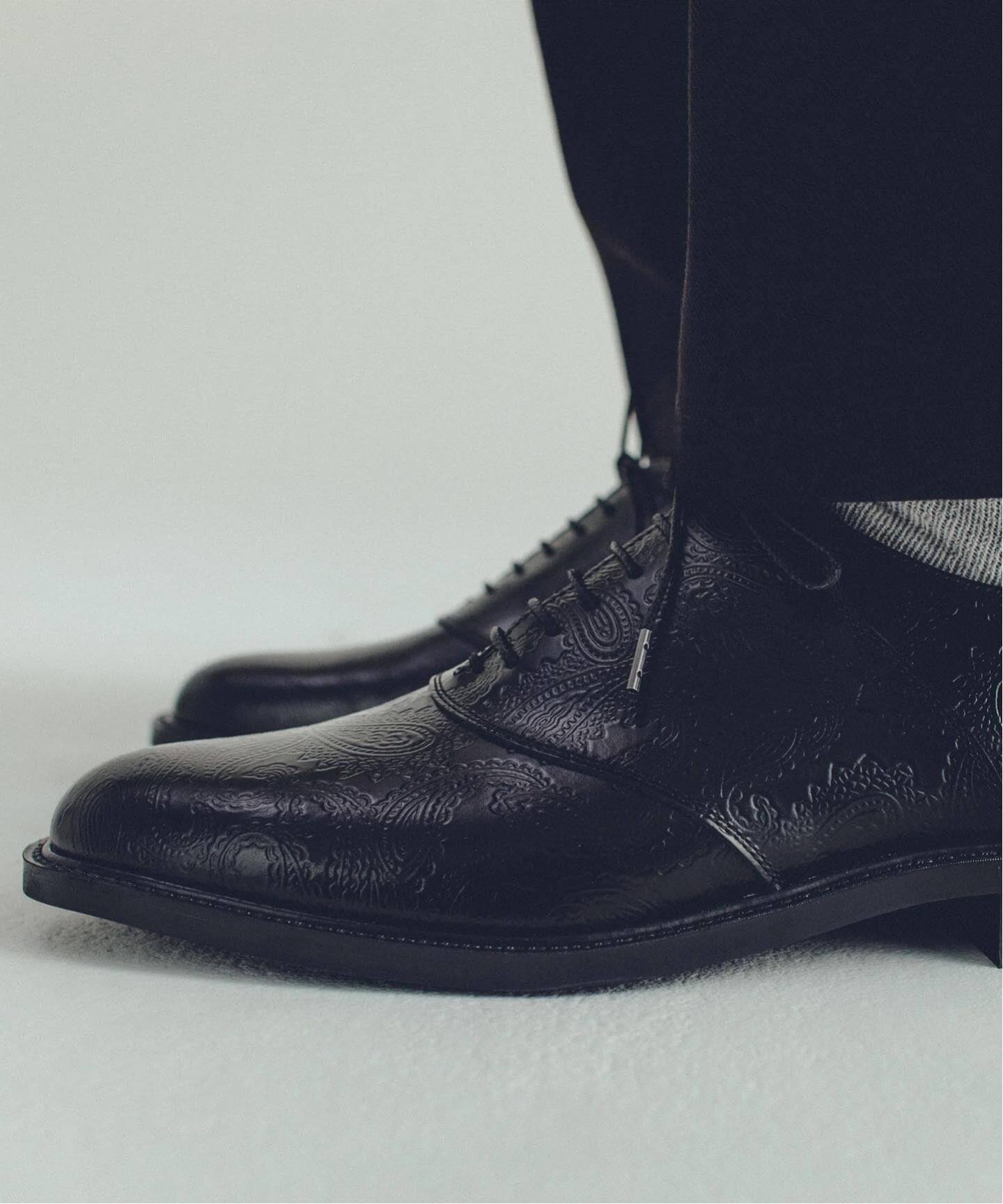 The Kenford Fineshoes CLASSIC SADDLE/BLACK PAISLEY（レザーシューズ