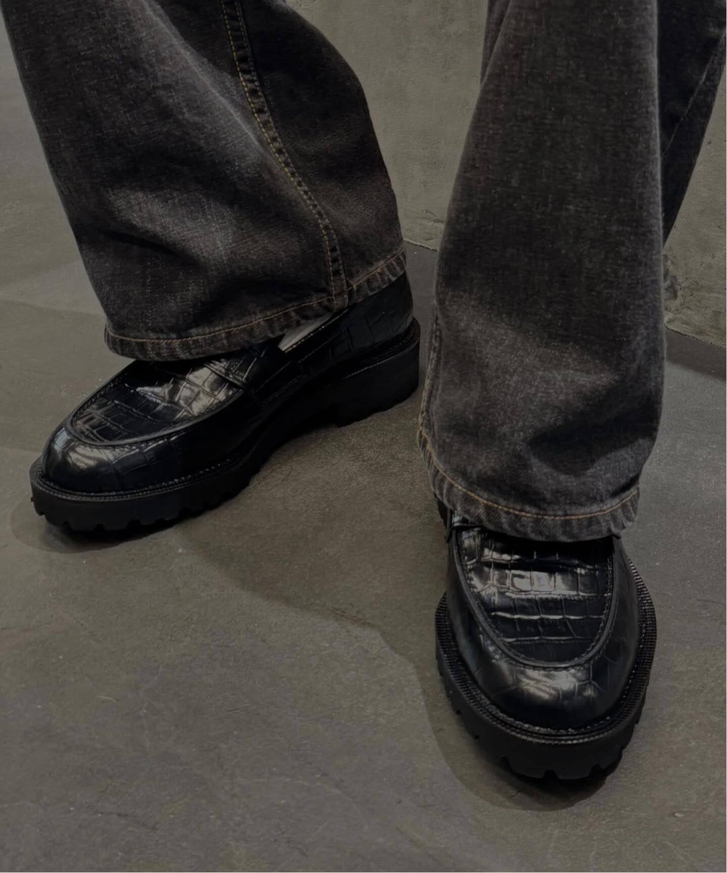 The Kenford Fineshoes NEW CLASSIC COIN LOAFERS/BLACK CROCODILE 
