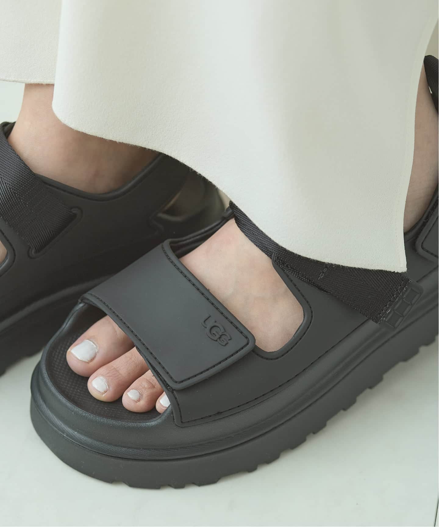UGG/アグ W GOLDENGLOW サンダル 1152685-BLK（その他シューズ