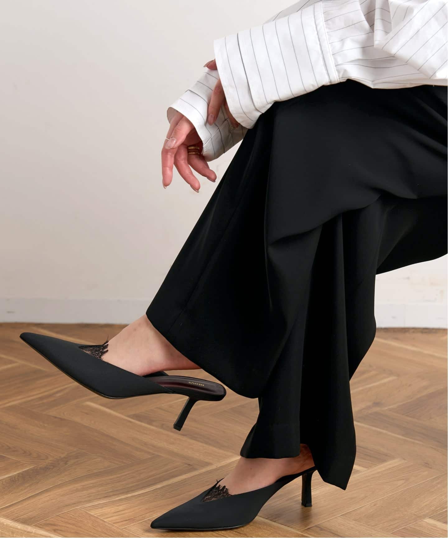 NEOUS/ネオアス】MATAR LACE CREPE PUMPS（パンプス）｜AP STUDIO
