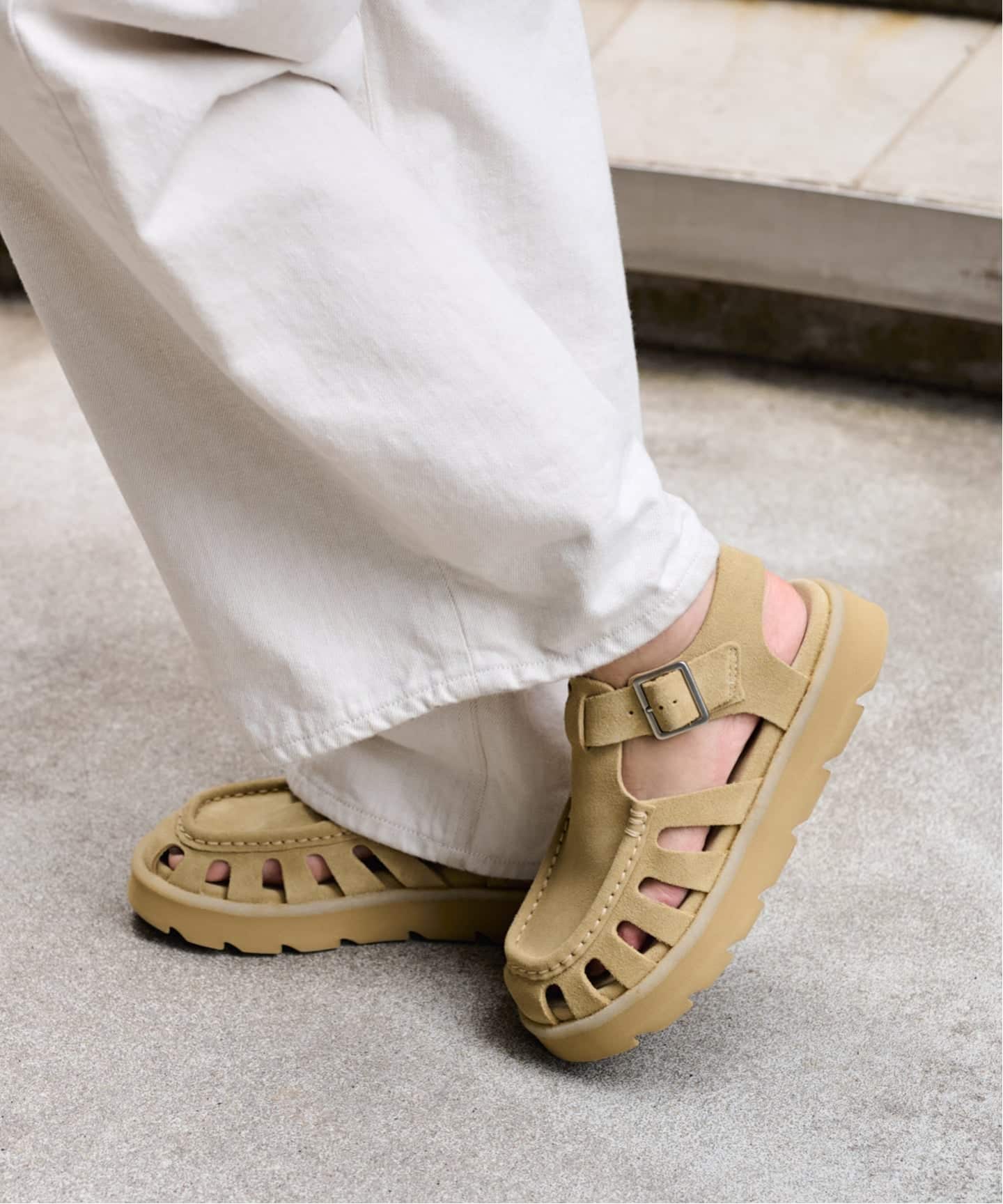 CLARKS/ クラークス meare buckle Gurkhaサンダル（サンダル）｜LE