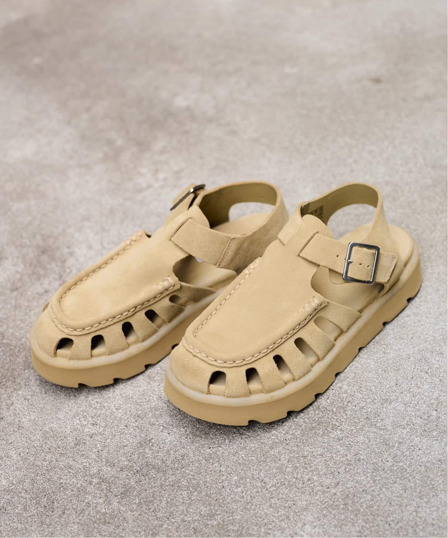 CLARKS/ クラークス meare buckle Gurkhaサンダル（サンダル）｜LE