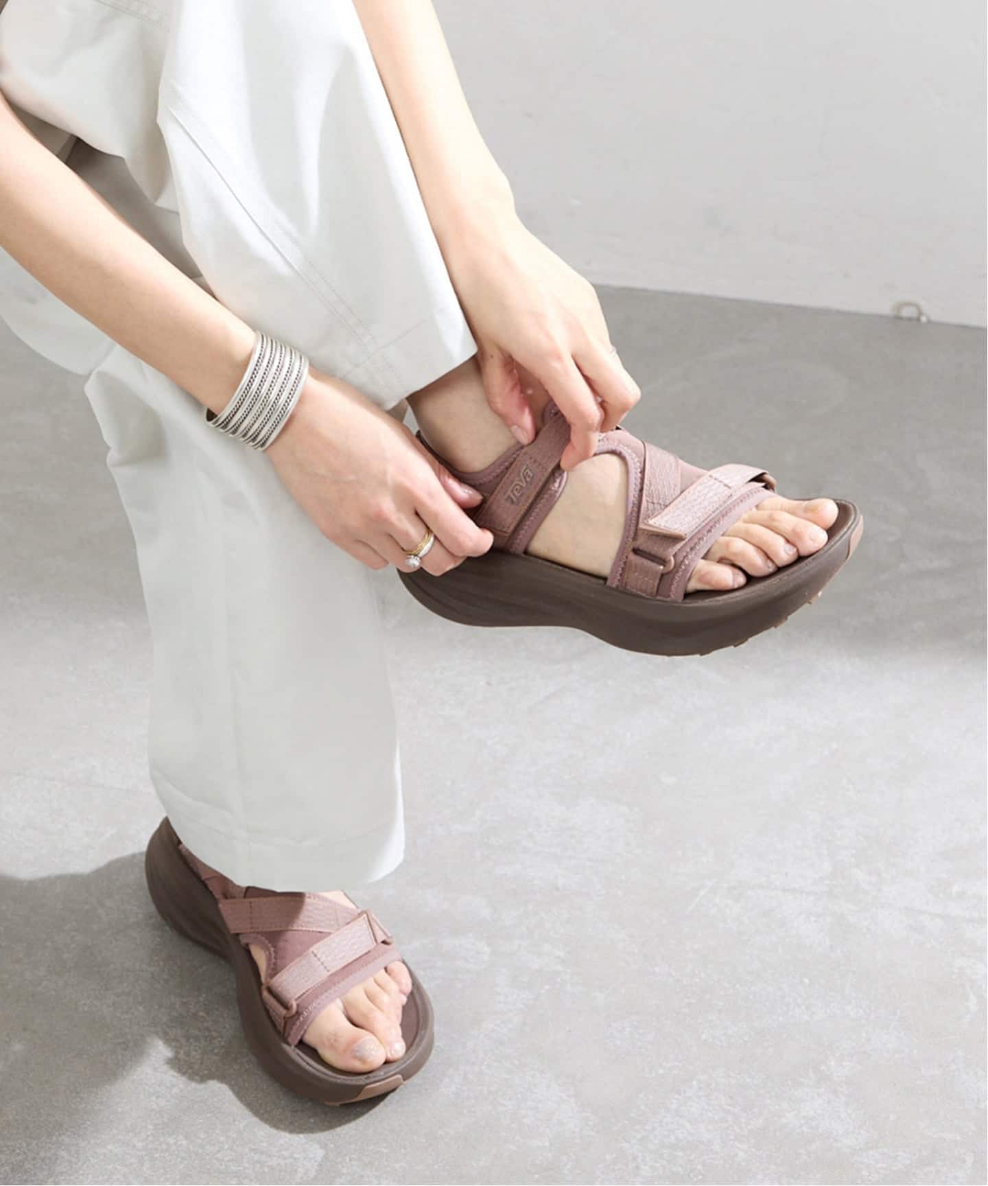 新品！IENA別注Teva/テバ W Aventrail R2T サンダル 37 Teva/テバ 別注 W Aventrail R2T サンダル 1172831（サンダル）｜IENA