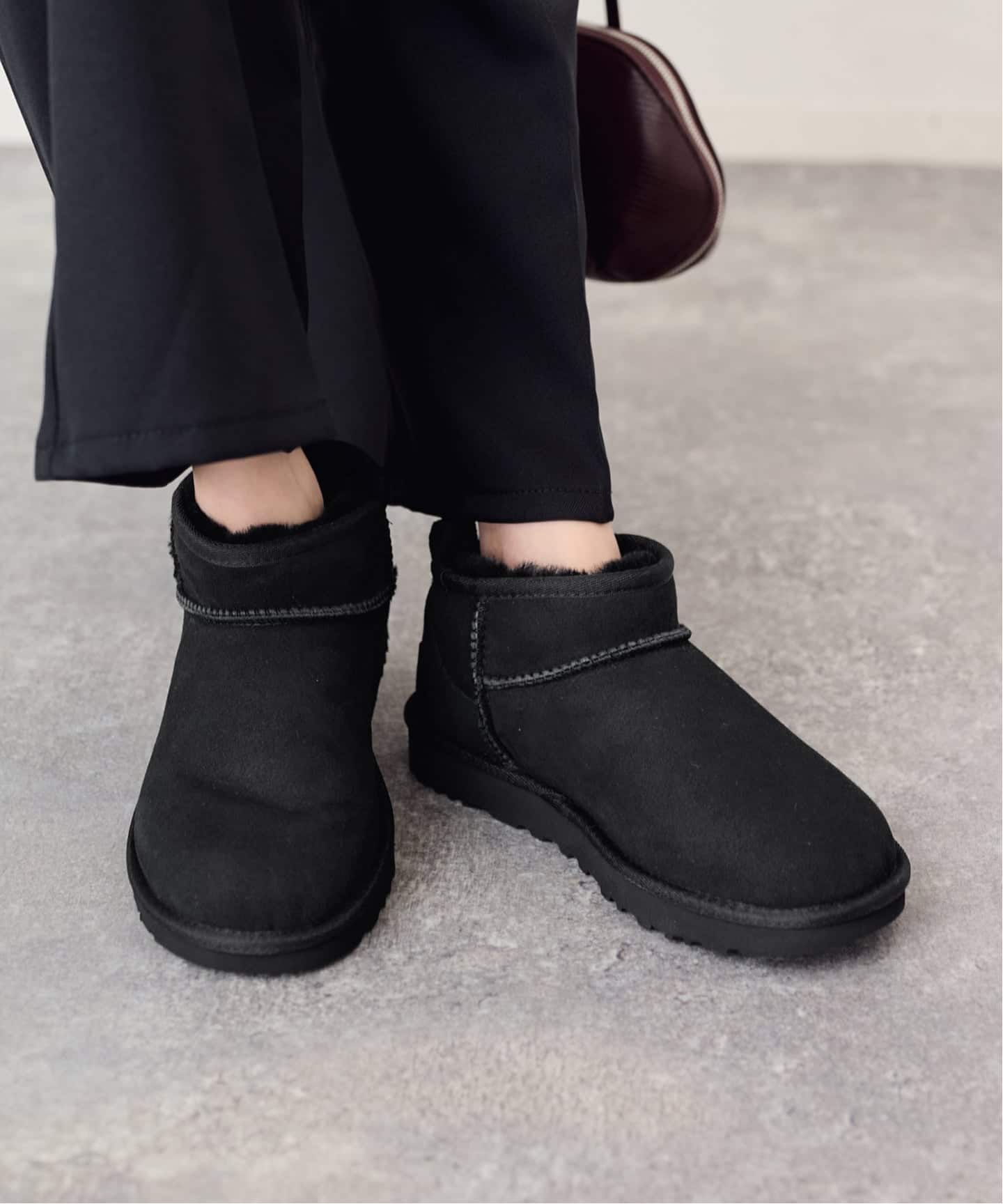 【新品】UGG アグ ニットブーツ W ISLA 24cm ブラック WEB限定》UGG/アグ W CLASSIC ULTRA MINI 1116109（その他シューズ