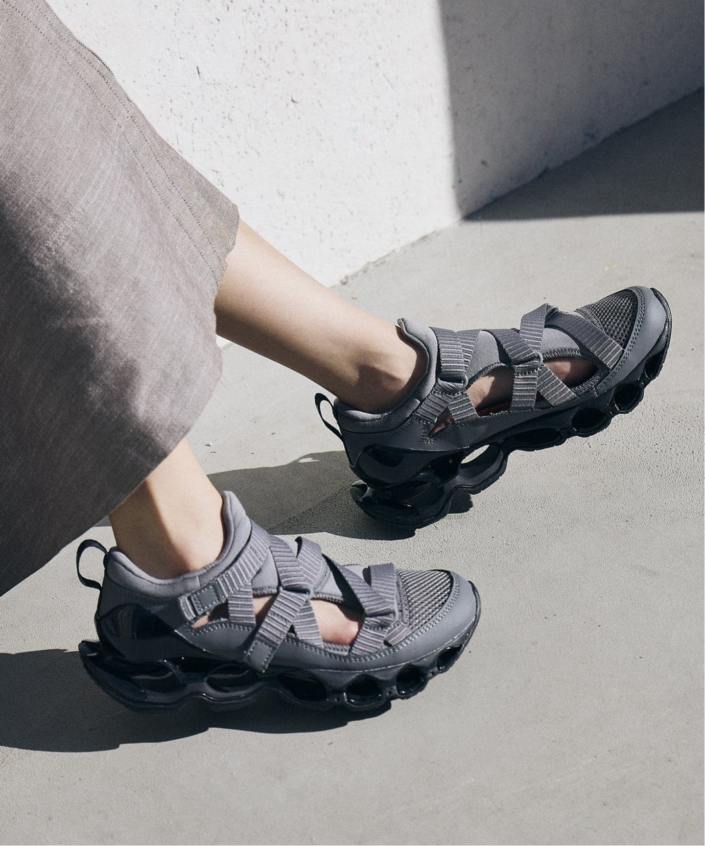 WEB限定》MIZUNO/ミズノ wave prophecy strap（スニーカー）｜SLOBE