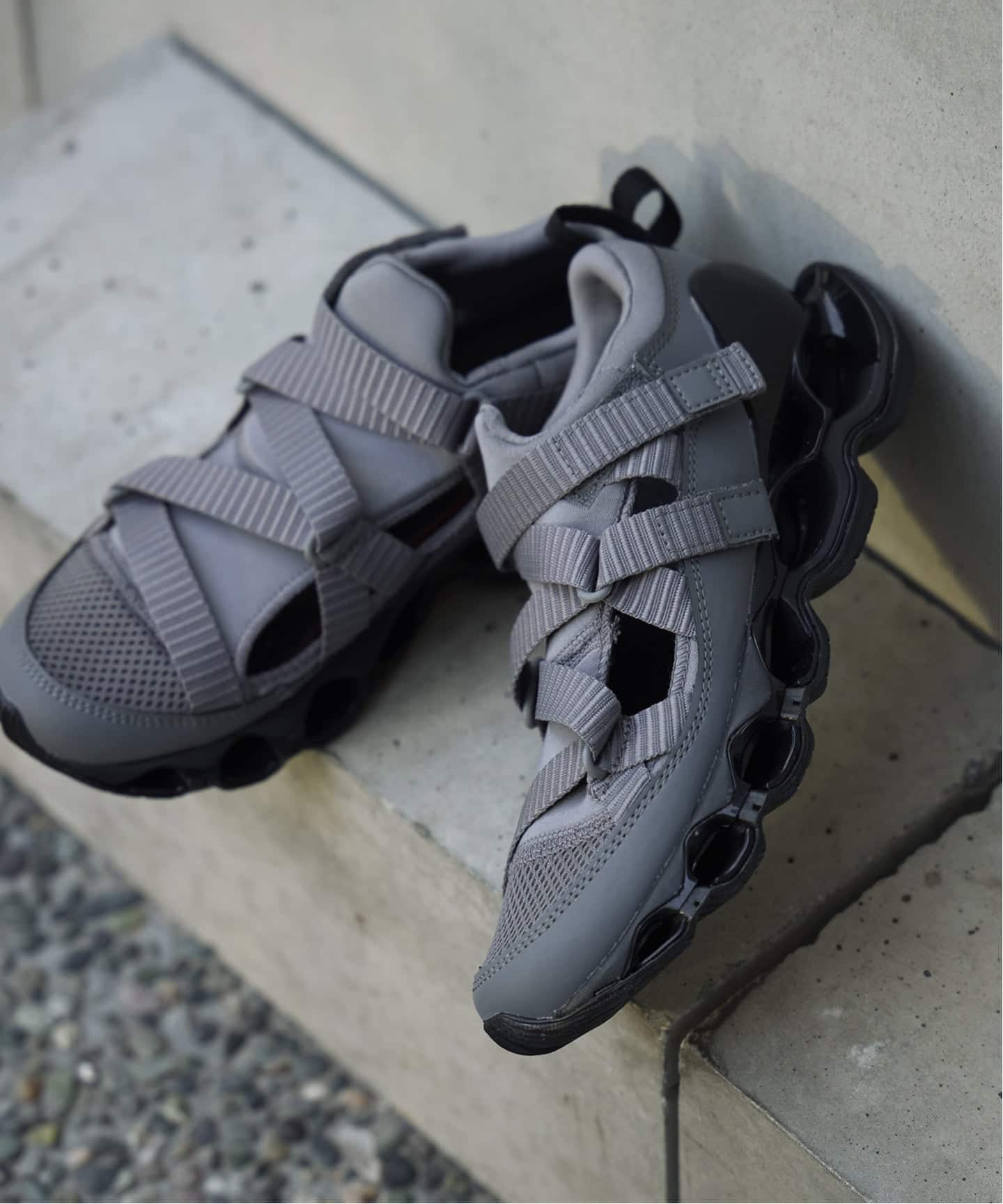 WEB限定》MIZUNO/ミズノ wave prophecy strap（スニーカー）｜SLOBE