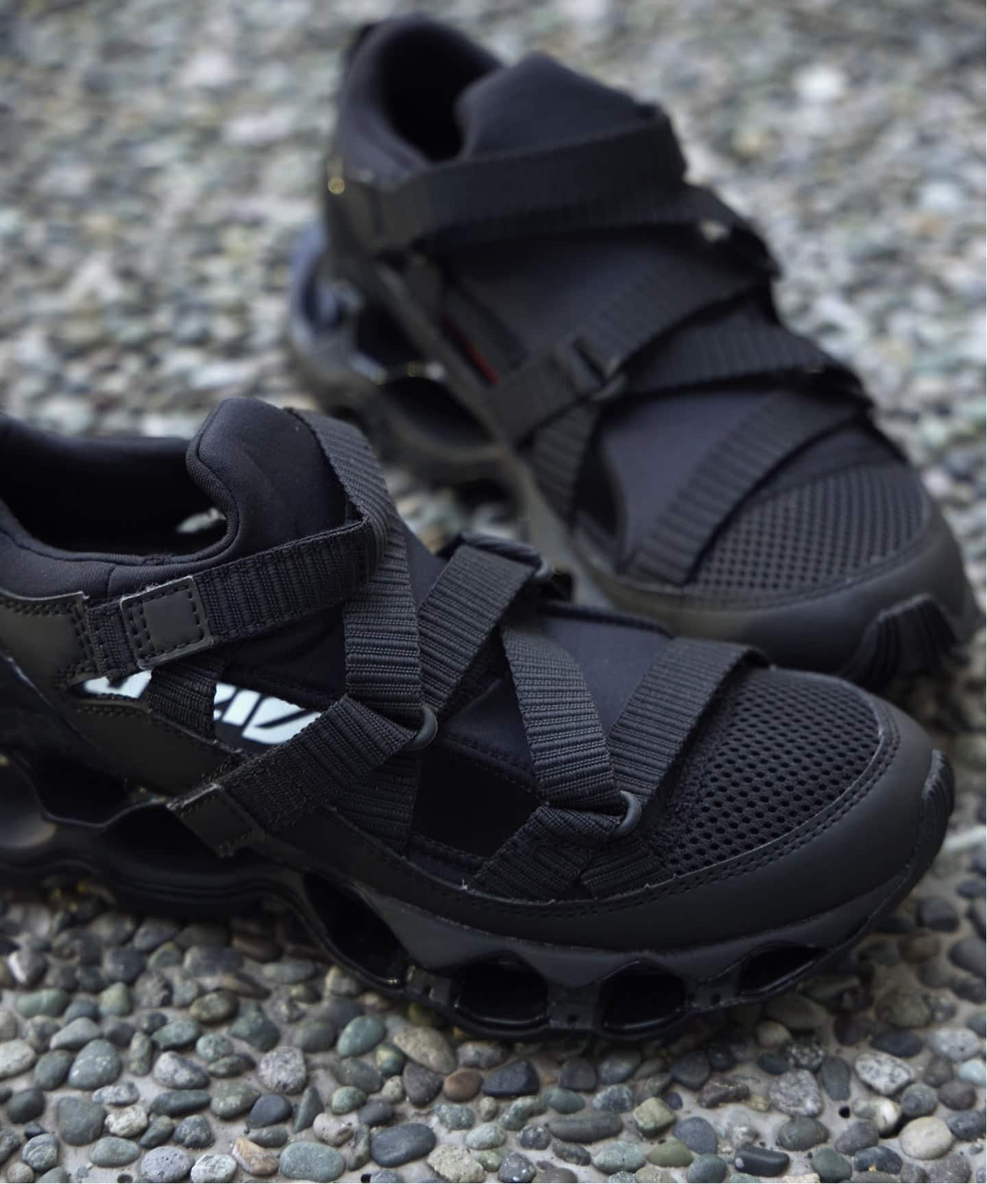 WEB限定》MIZUNO/ミズノ wave prophecy strap（スニーカー）｜SLOBE