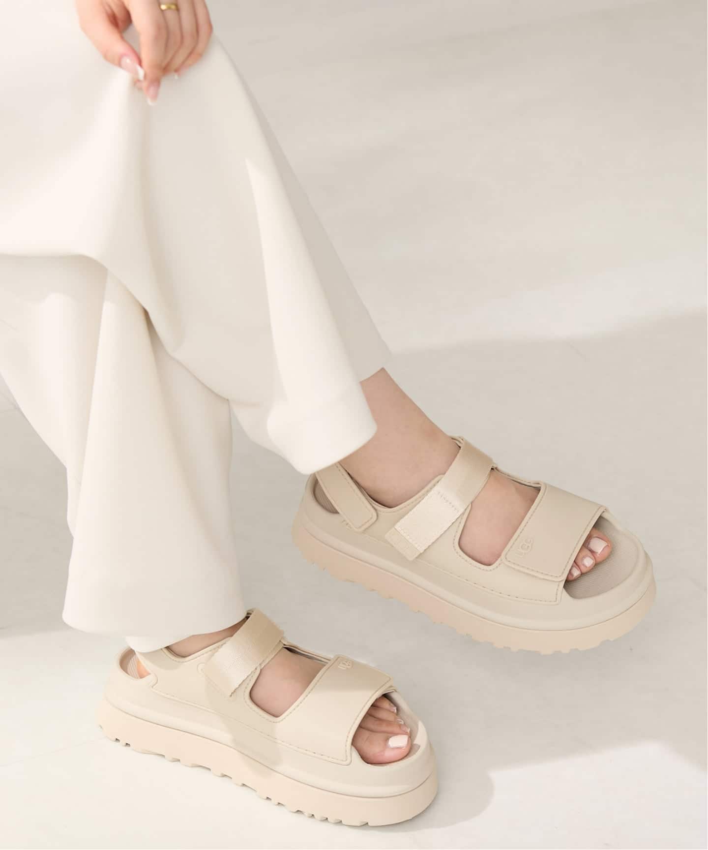 WEB限定追加》UGG / アグ THE GOLDEN GLOW サンダル（サンダル
