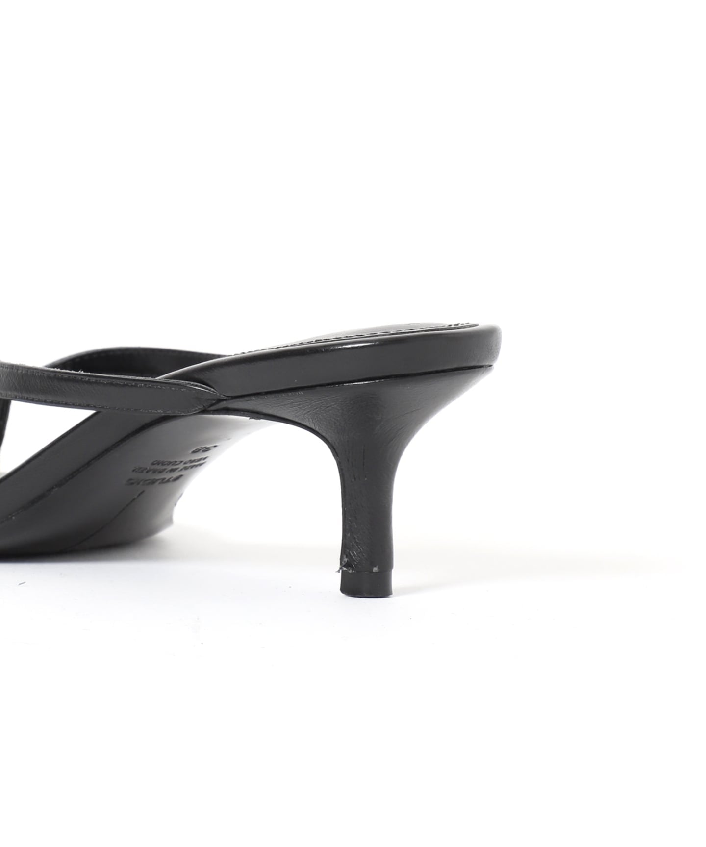 BLACK SUEDE STUDIO Round toe thong slipp サンダル（サンダル