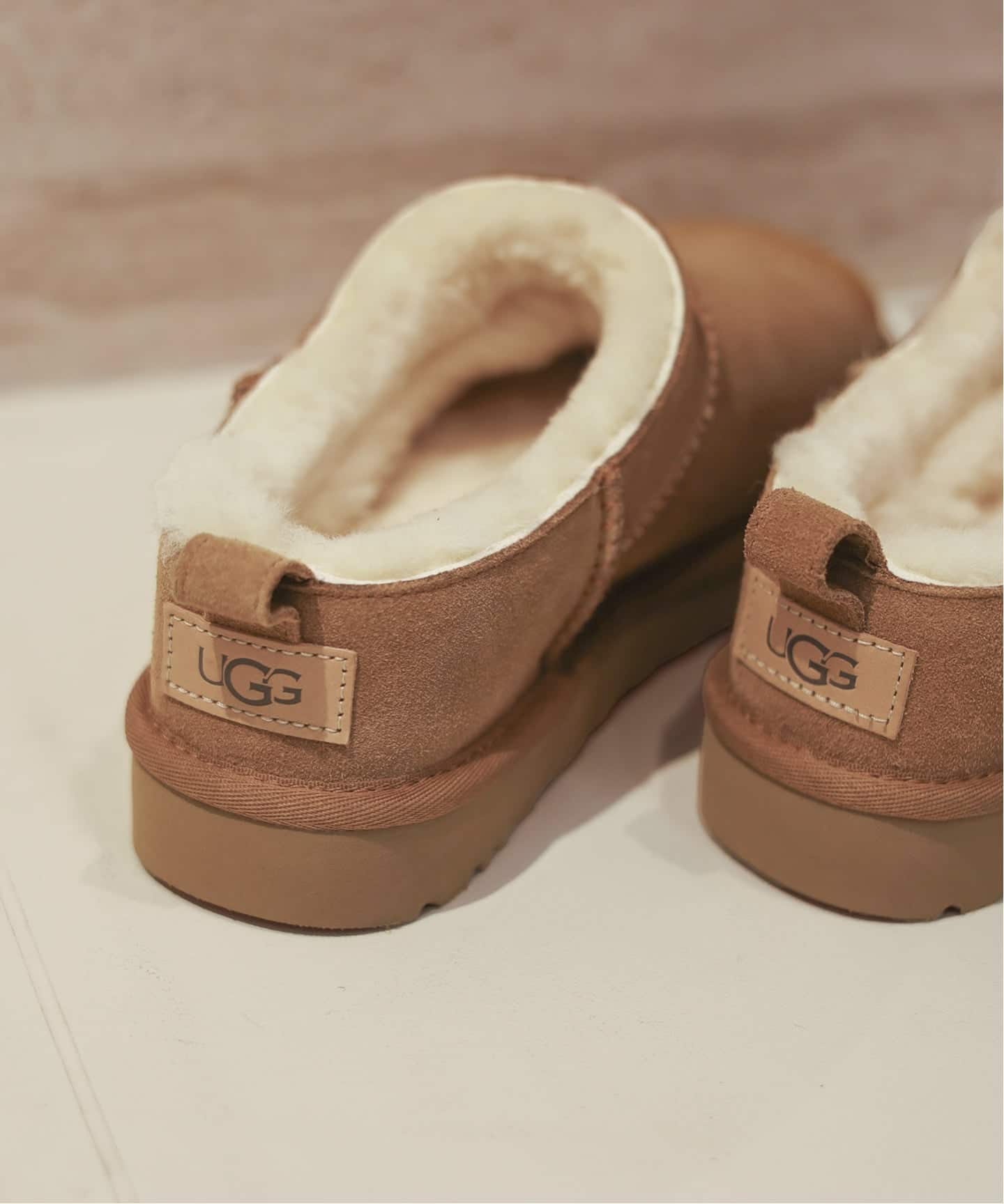 追加予約》UGG / アグ W CLASSICS MICRO シューズ（その他シューズ