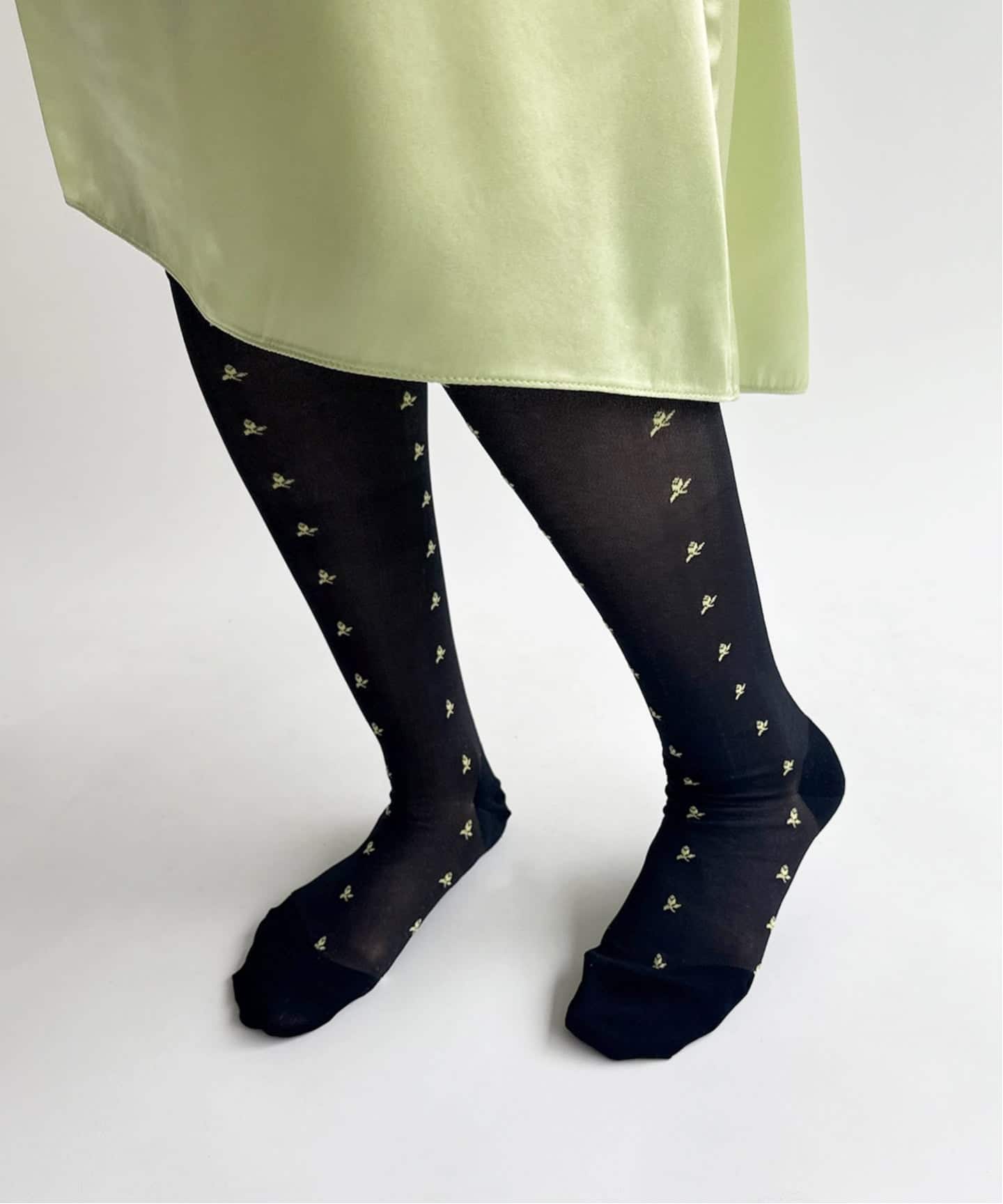 美品✨【babaco】ババコ ロク ビューティー&ユース カシミヤ 定価6.4万 babaco/ババコ】Tiny Flower Sheer Knee High Socks（ソックス・靴下