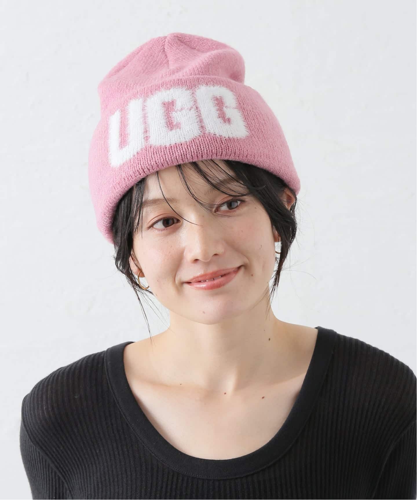 UGG U FUZZY UGG LOGO BEANIE 105248（ニットキャップ・ビーニー