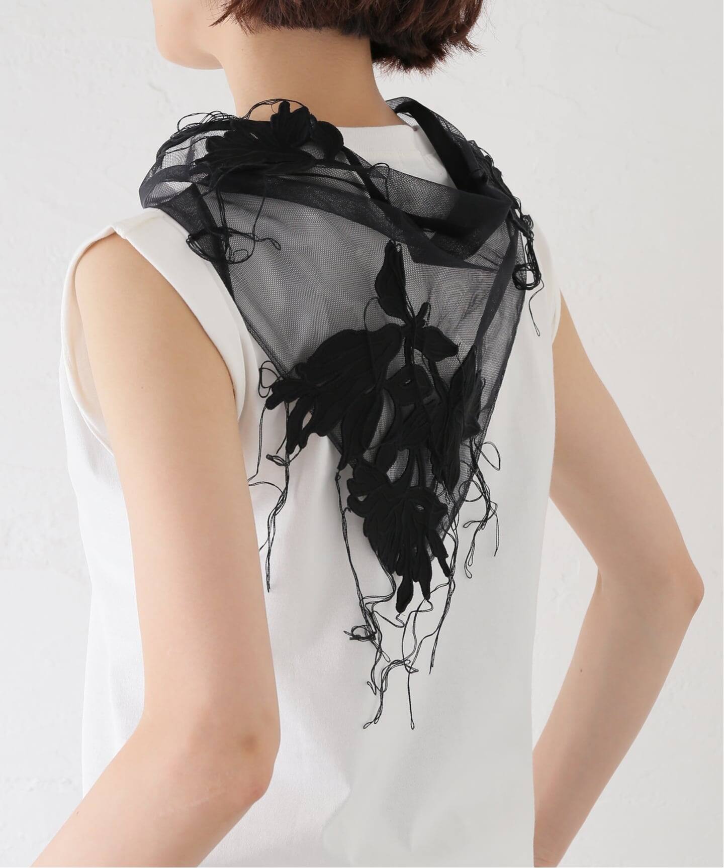 MARGE FRAYED EMBROIDERY SCARF 1012-0108-035：スカーフ（スカーフ