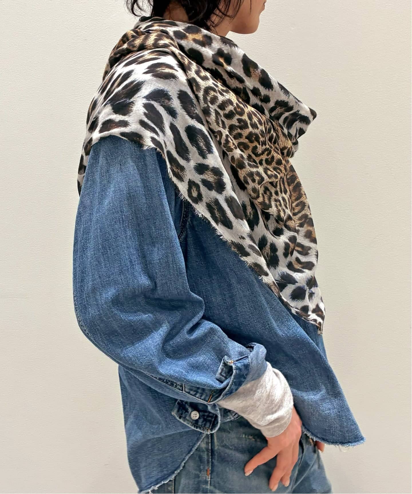FALIERO SARTI/ファリエロ サルティ】 LEOPARED PRINT SCARF（ストール