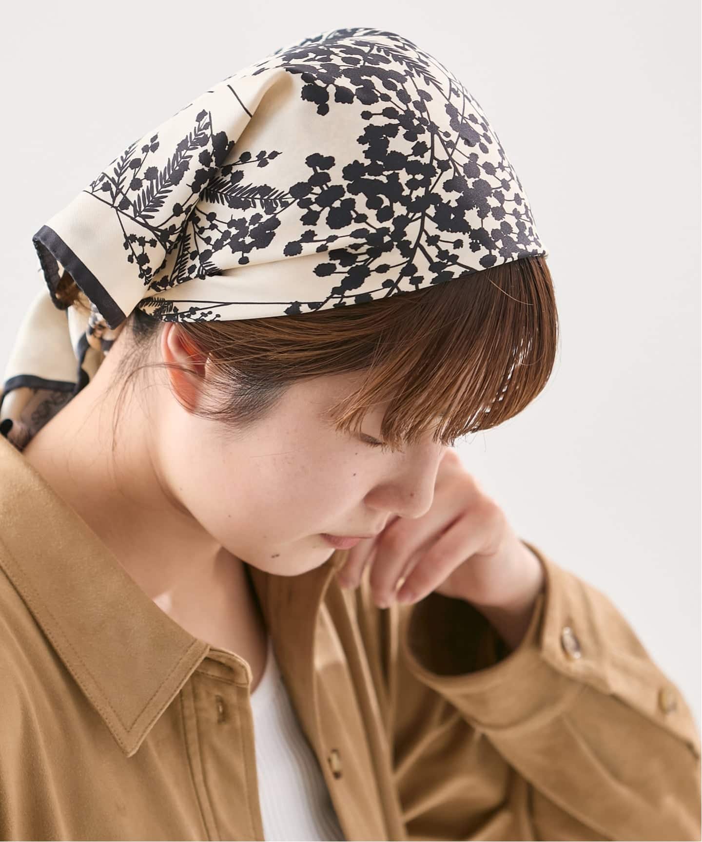 追加》AENEIS/エネス Mimosa Silk Scarf 90-BONE スカーフ（スカーフ