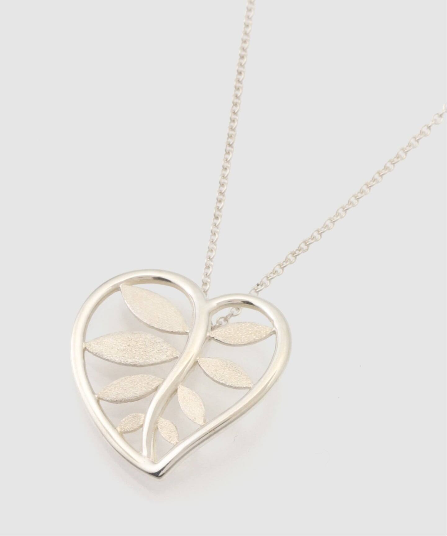 VINTAGE TIFFANY&Co./ティファニー】Olive leaf heart necklace