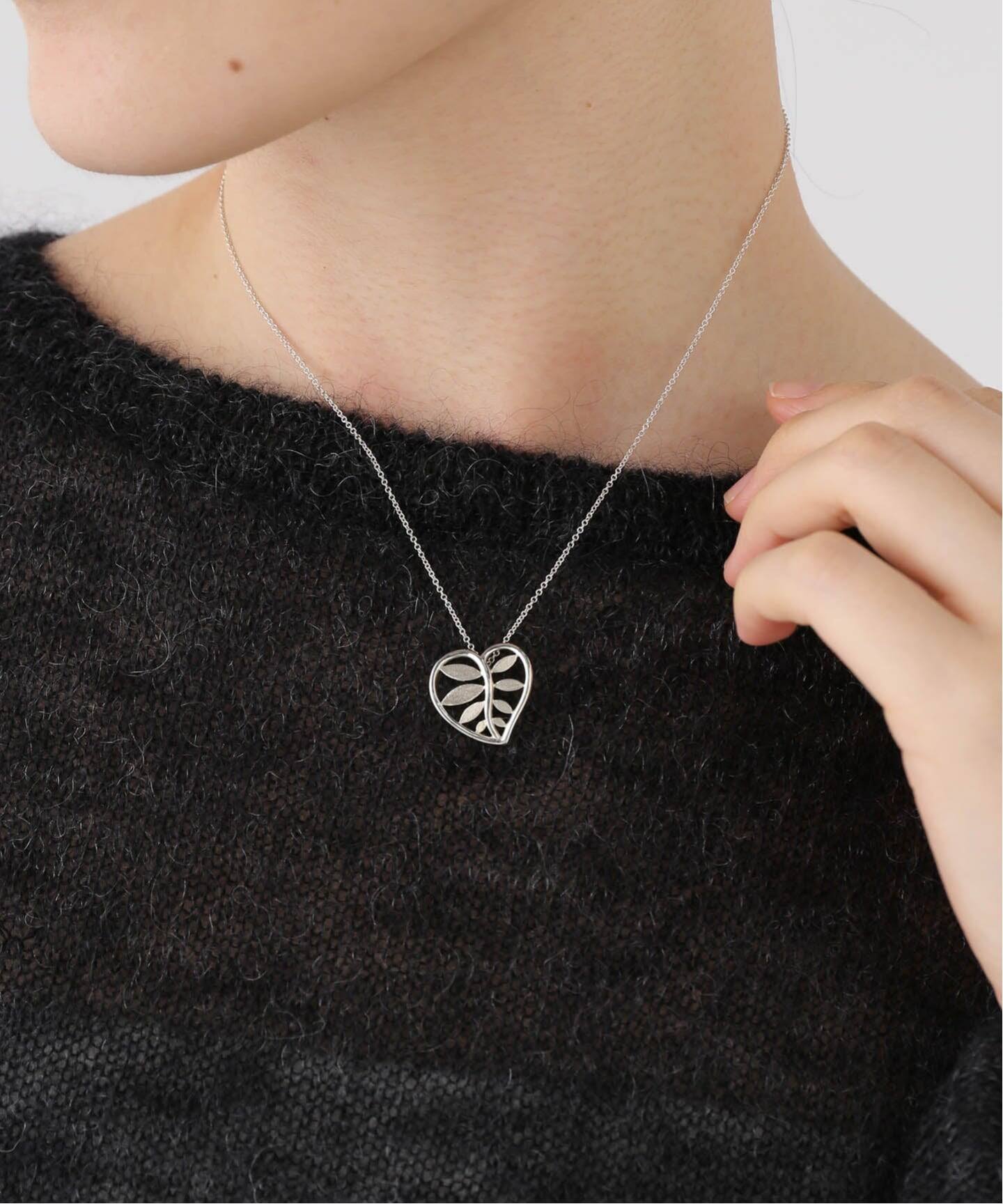 VINTAGE TIFFANY&Co./ティファニー】Olive leaf heart necklace