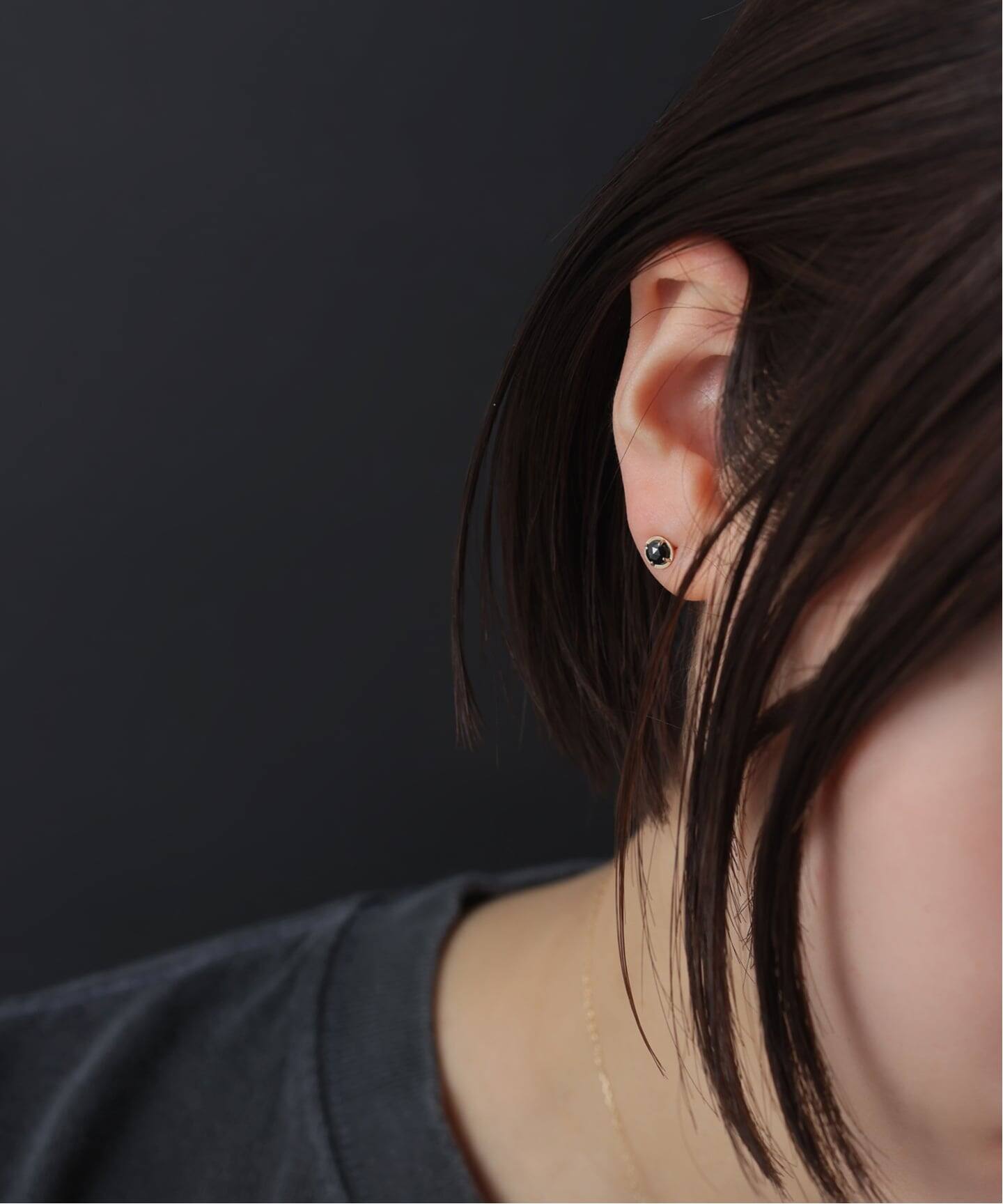 ブラックダイヤローズカットピアス K10（両耳）（ピアス（両耳用 
