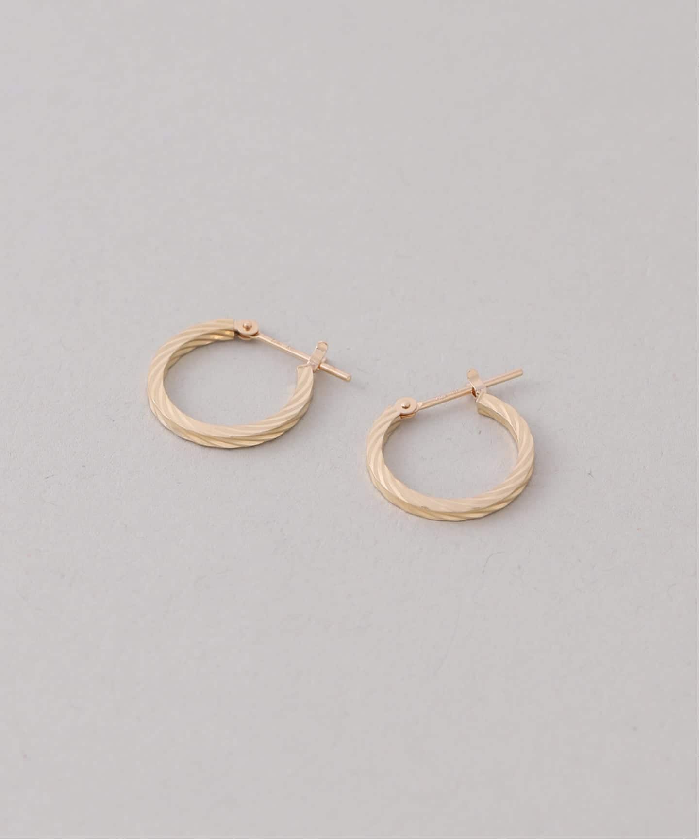WEB限定予約》スクリューフープピアスS K18（両耳）（ピアス（両耳用