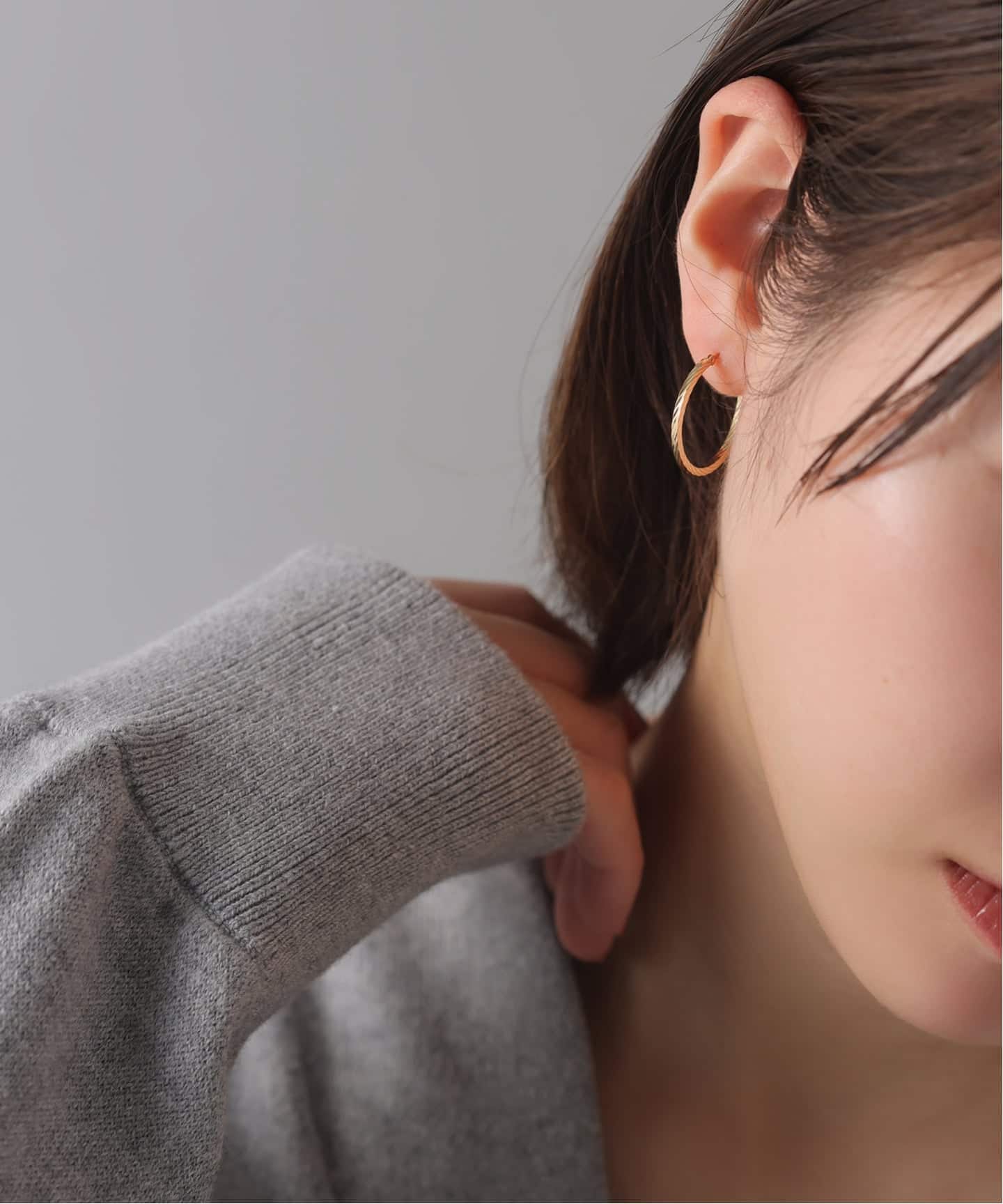 一部店舗＋WEB限定》スクリューフープピアスM K18（両耳）（ピアス（両