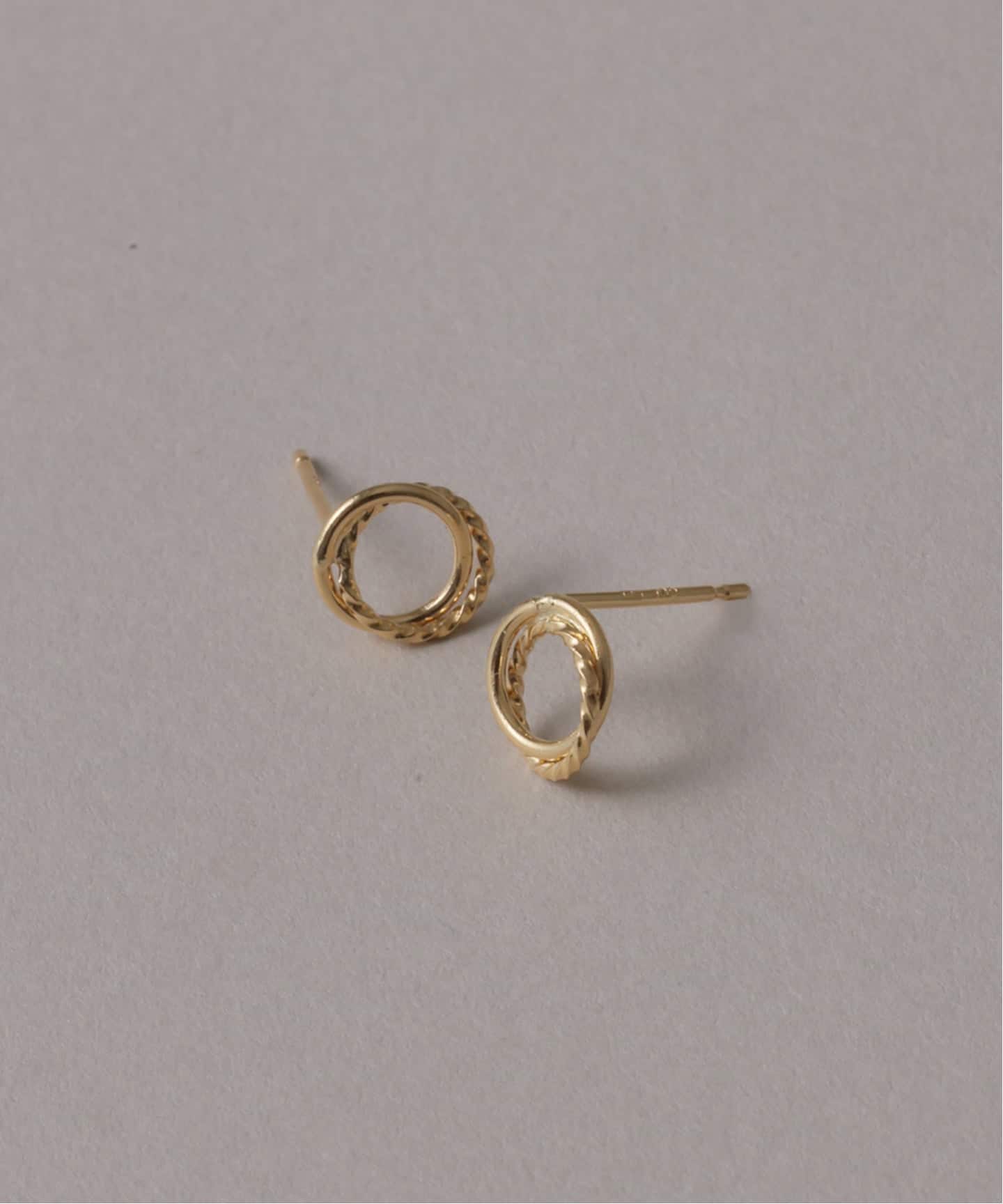 ダブルサークルツイストピアス K18（両耳）（ピアス（両耳用