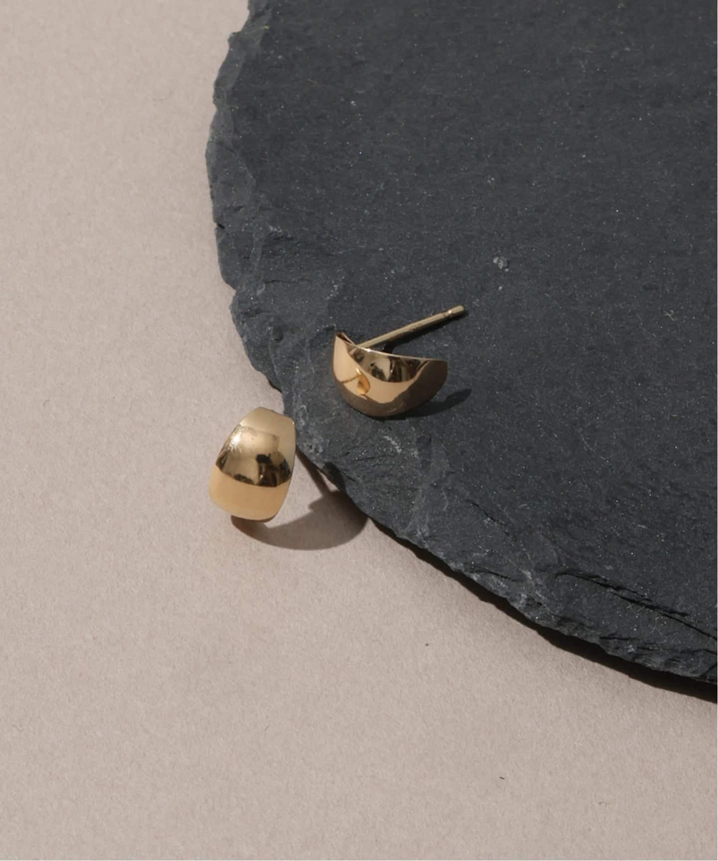 スモールムーンピアス K10（両耳）（ピアス（両耳用））｜Lilas（リラ