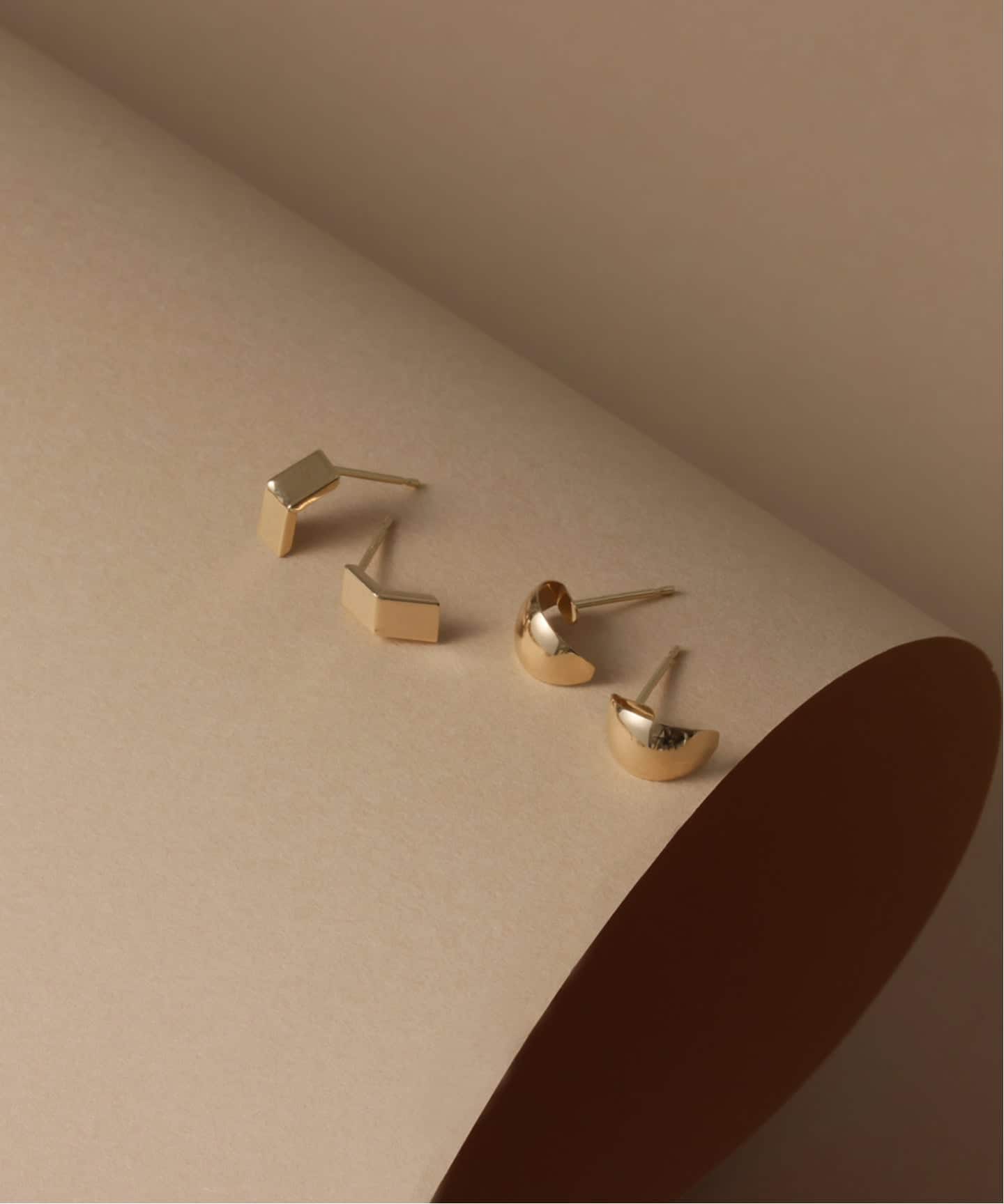 スモールムーンピアス K10（両耳）（ピアス（両耳用））｜Lilas（リラ