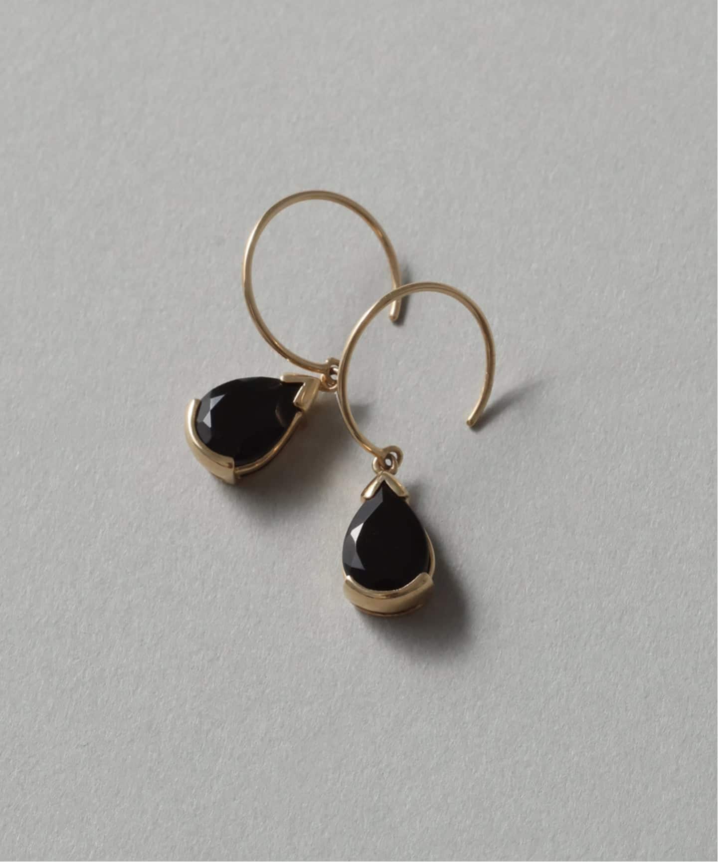 ペアシェイプオニキスフープピアス K10（両耳）（ピアス（両耳用