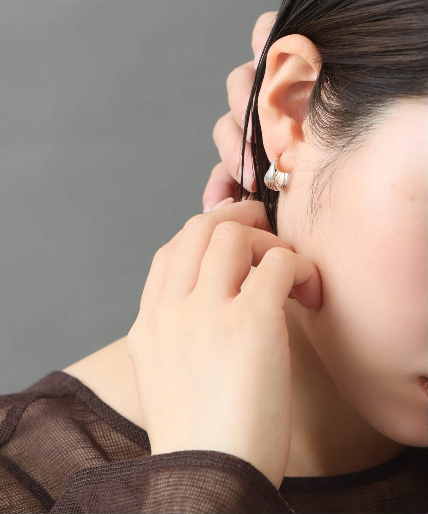 Lilas【SAMH by LILAS】5ラインカーブフープピアス SV（両耳） SAMH by LILAS】5ラインカーブフープピアス SV（両耳）（ピアス（両耳