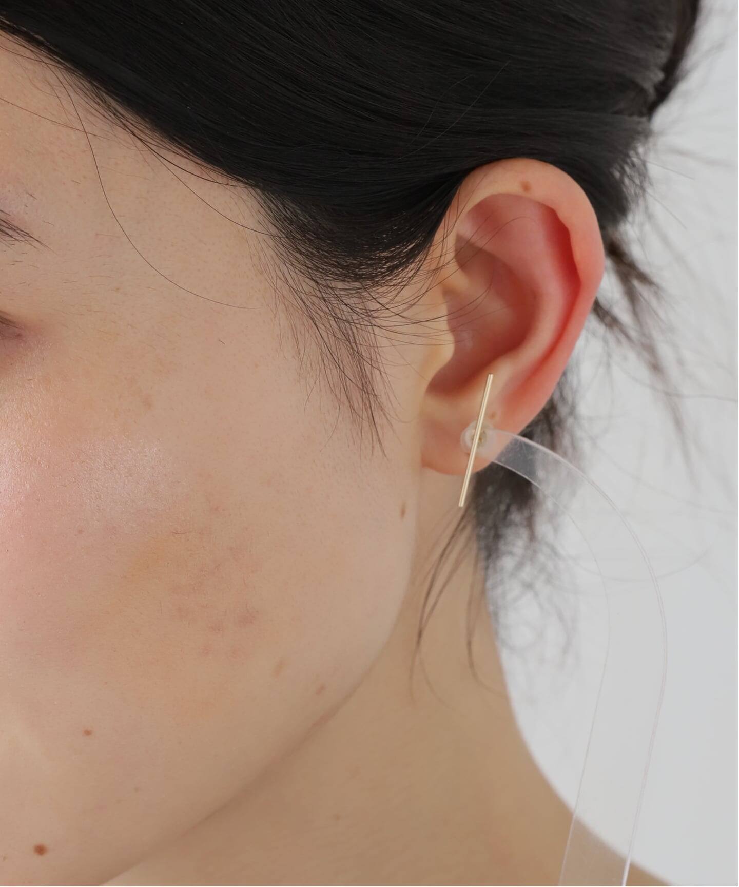 balance bar pierce 10K (片耳)（ピアス（片耳用））｜DECOUVERTE
