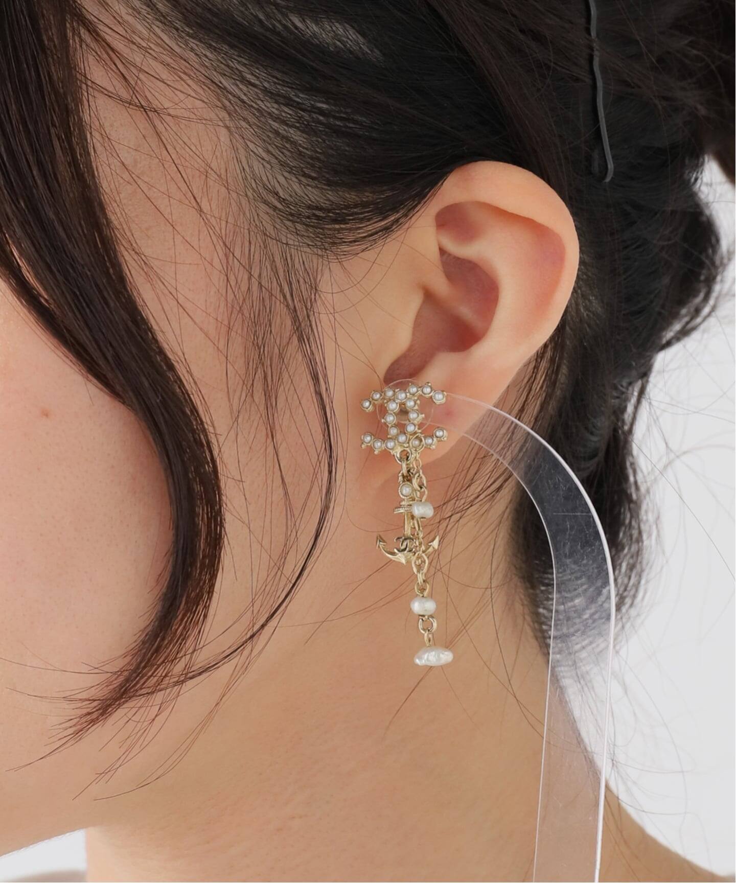 CHANEL/シャネル】CC pierce pearl anchor charm(両耳)(ピアス(両耳 CHANEL/シャネル】CC pierce pearl anchor charm(両耳)(ピアス(両耳
