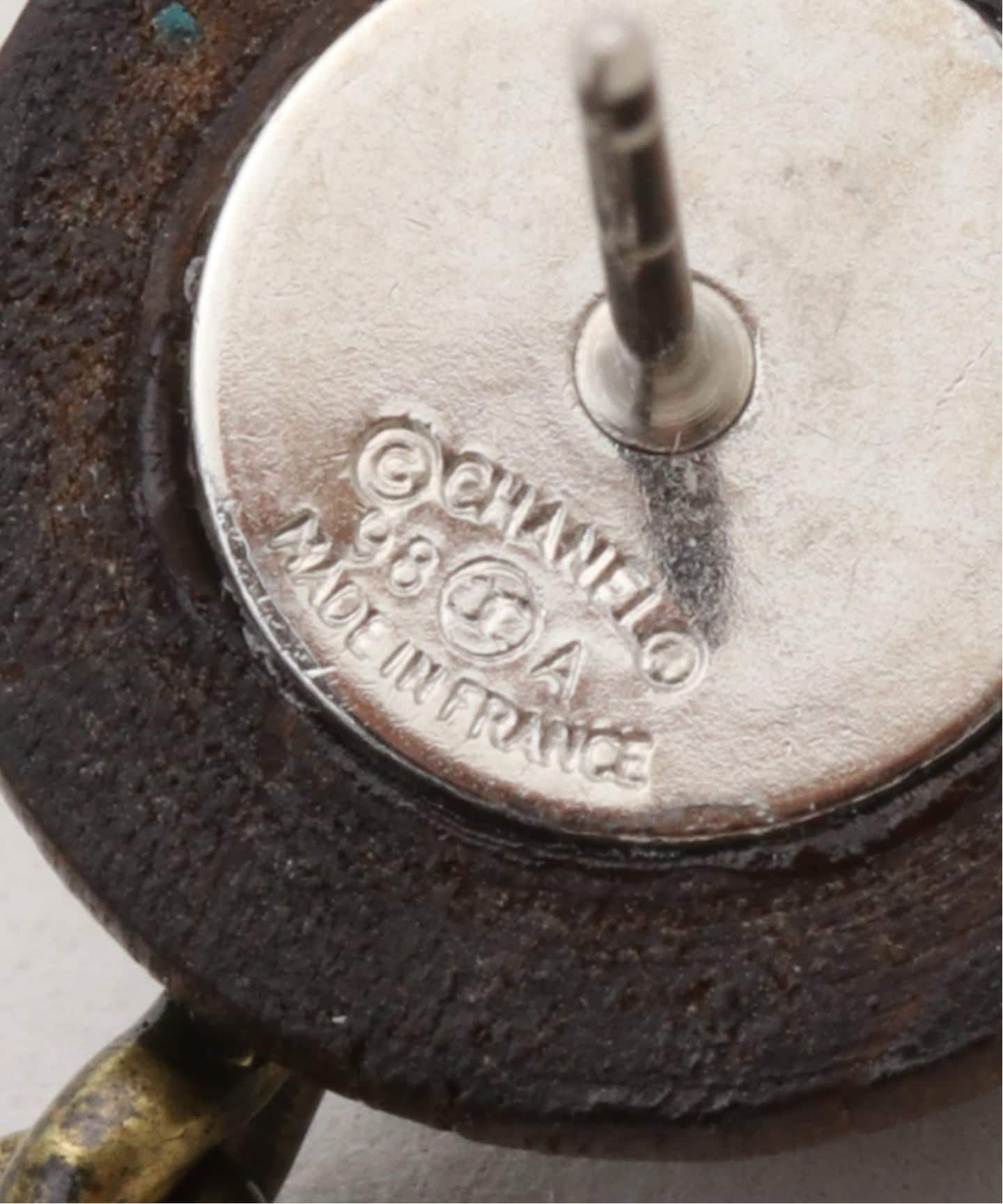 VINTAGE CHANEL/シャネル】CC pierce wood(両耳)（ピアス（両耳用