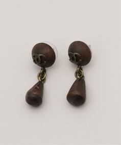 VINTAGE CHANEL/シャネル】CC pierce wood(両耳)（ピアス（両耳用 